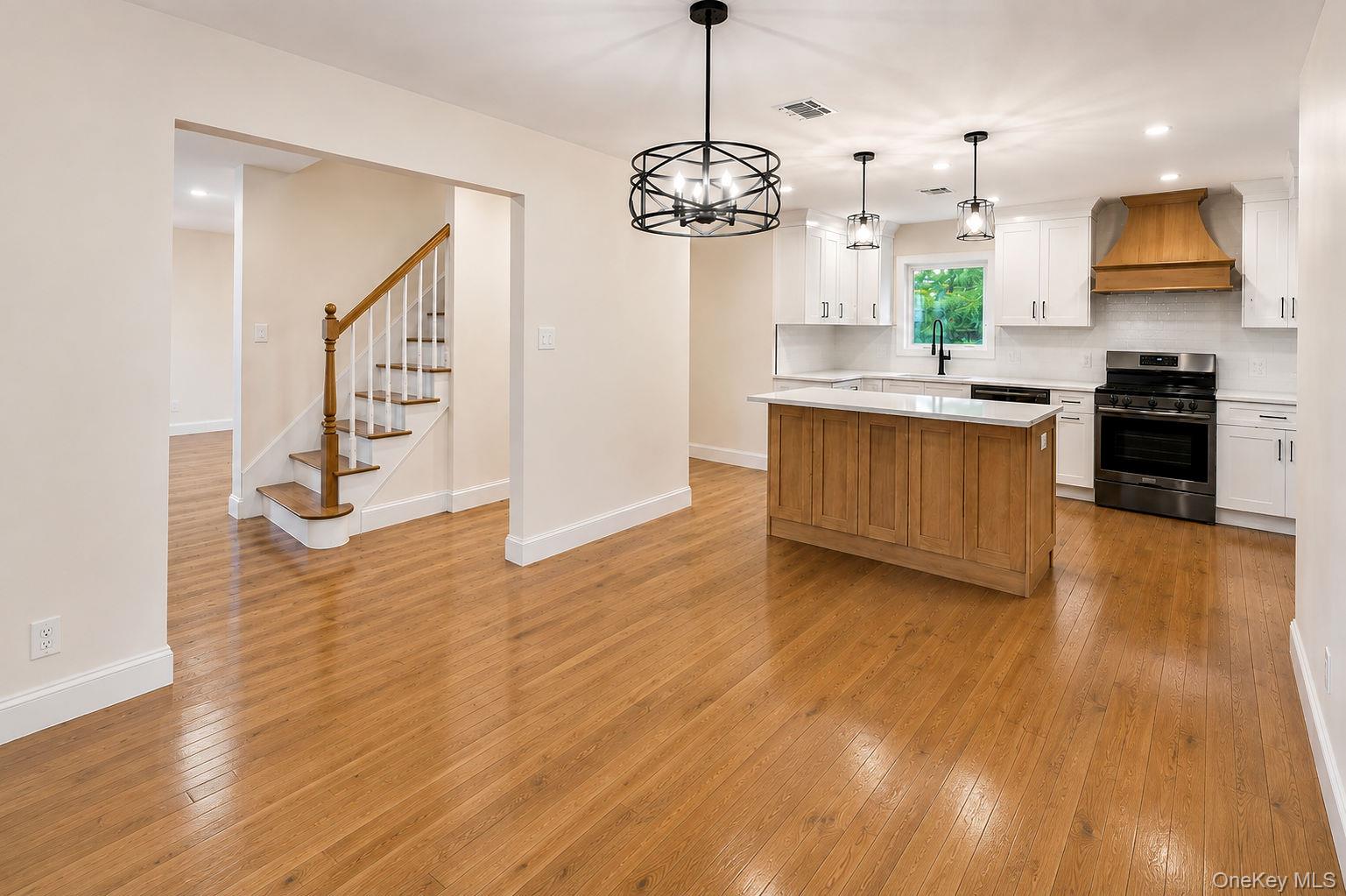 441 Roslyn Road – For Sale photo 15