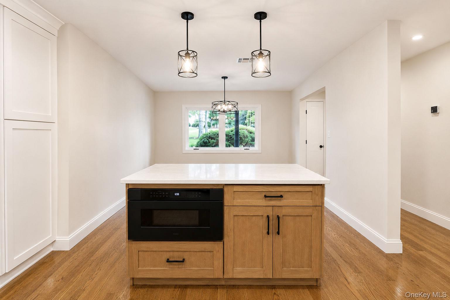 441 Roslyn Road – For Sale photo 12