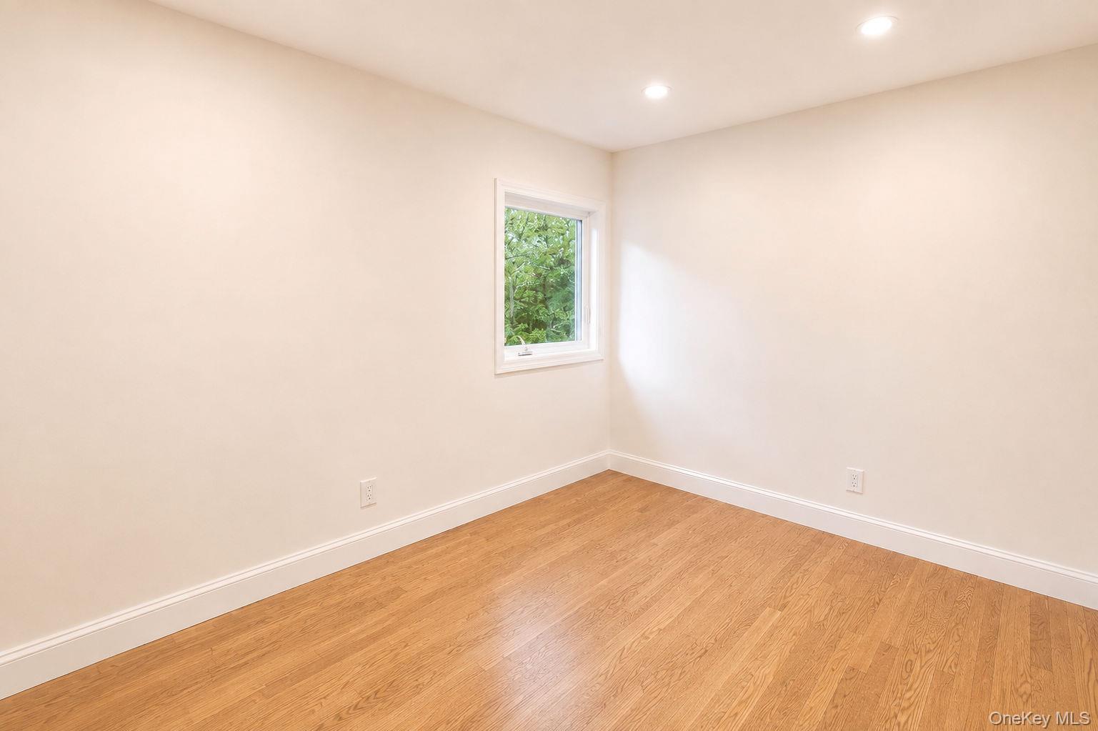 441 Roslyn Road – For Sale photo 38