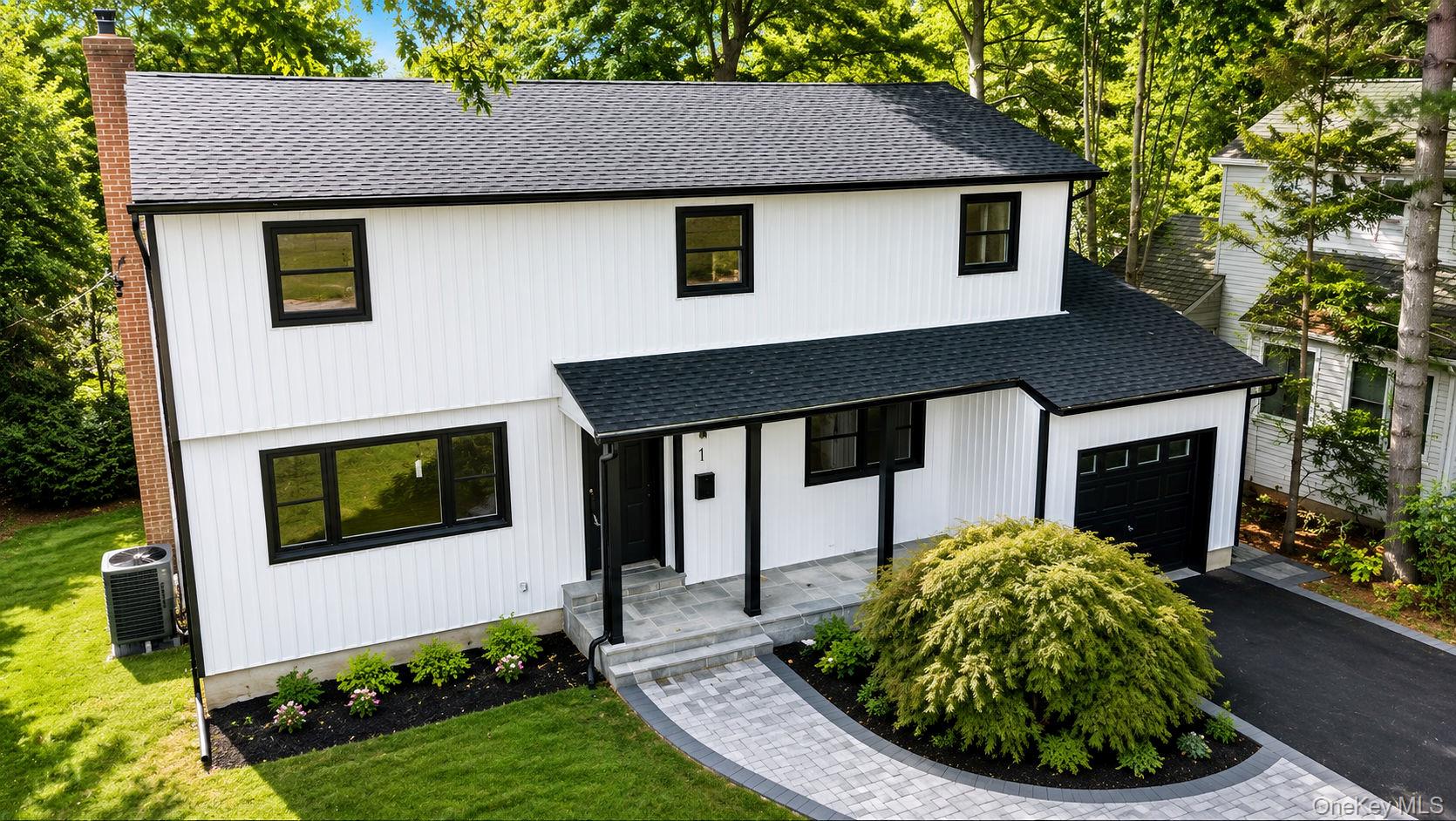 441 Roslyn Road – For Sale