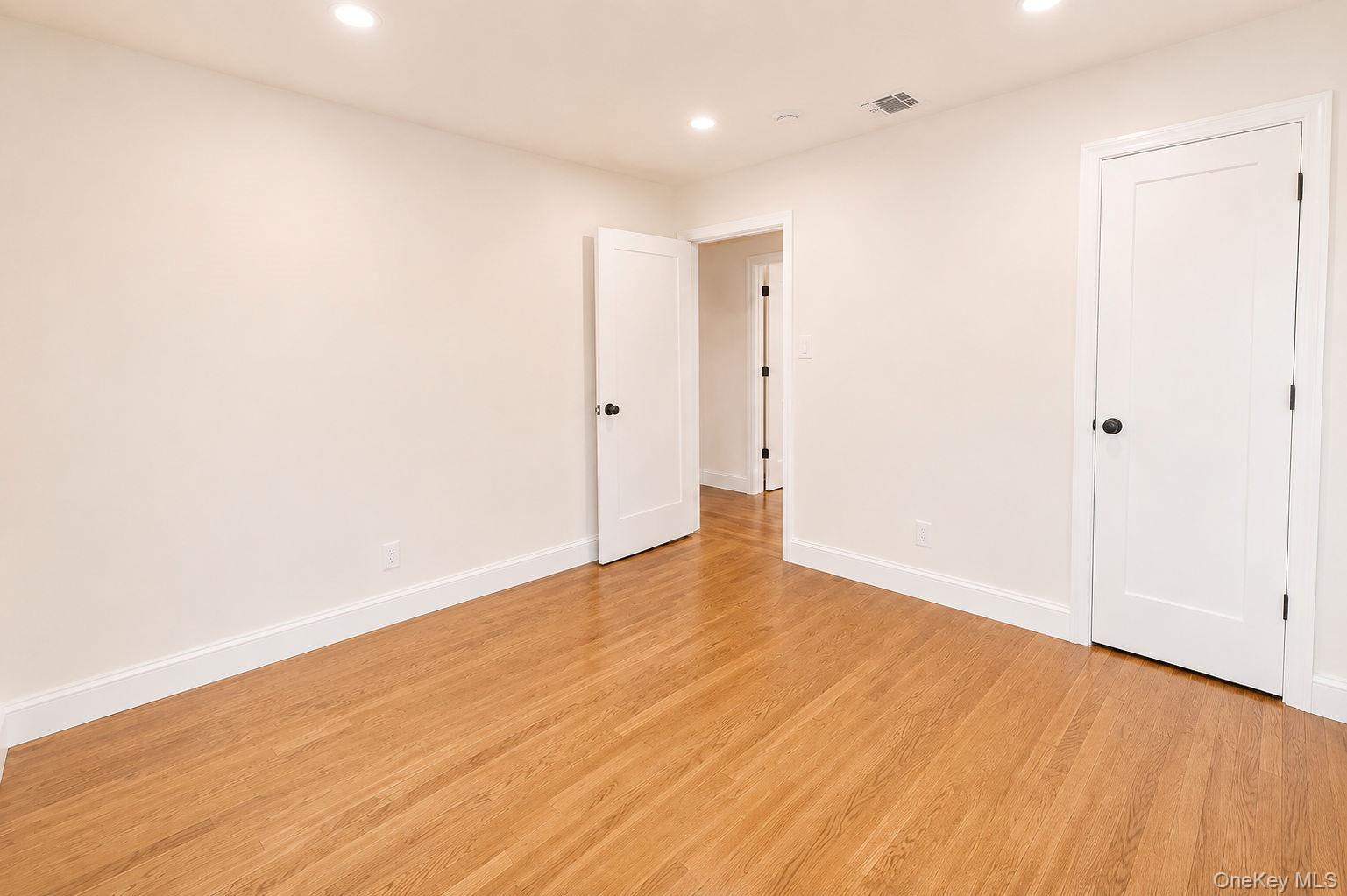 441 Roslyn Road – For Sale photo 40
