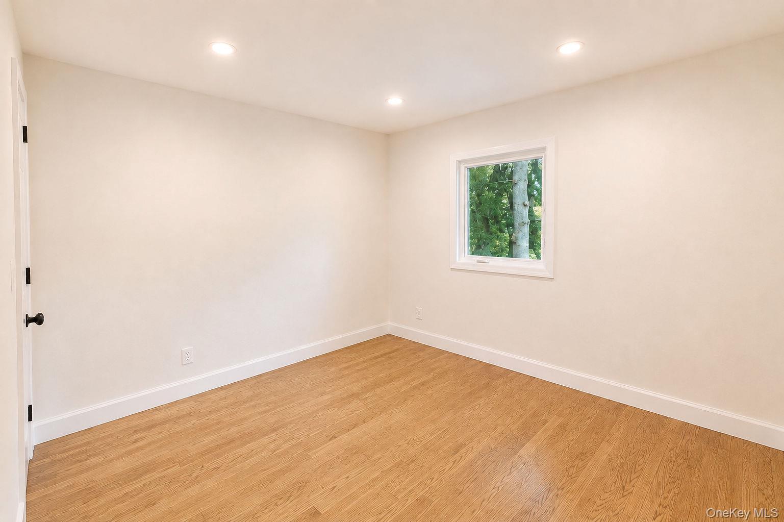 441 Roslyn Road – For Sale photo 36