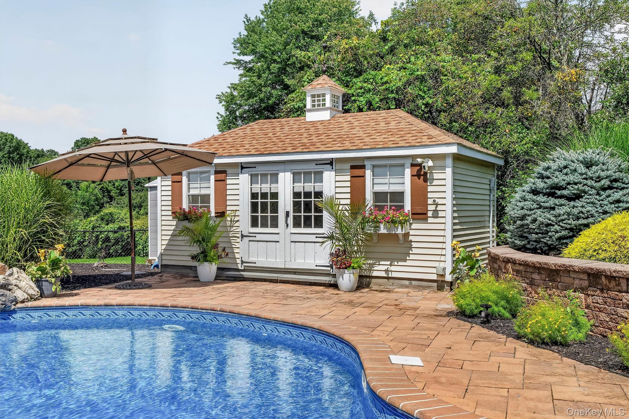 112 Mercury Court – For Sale photo 40