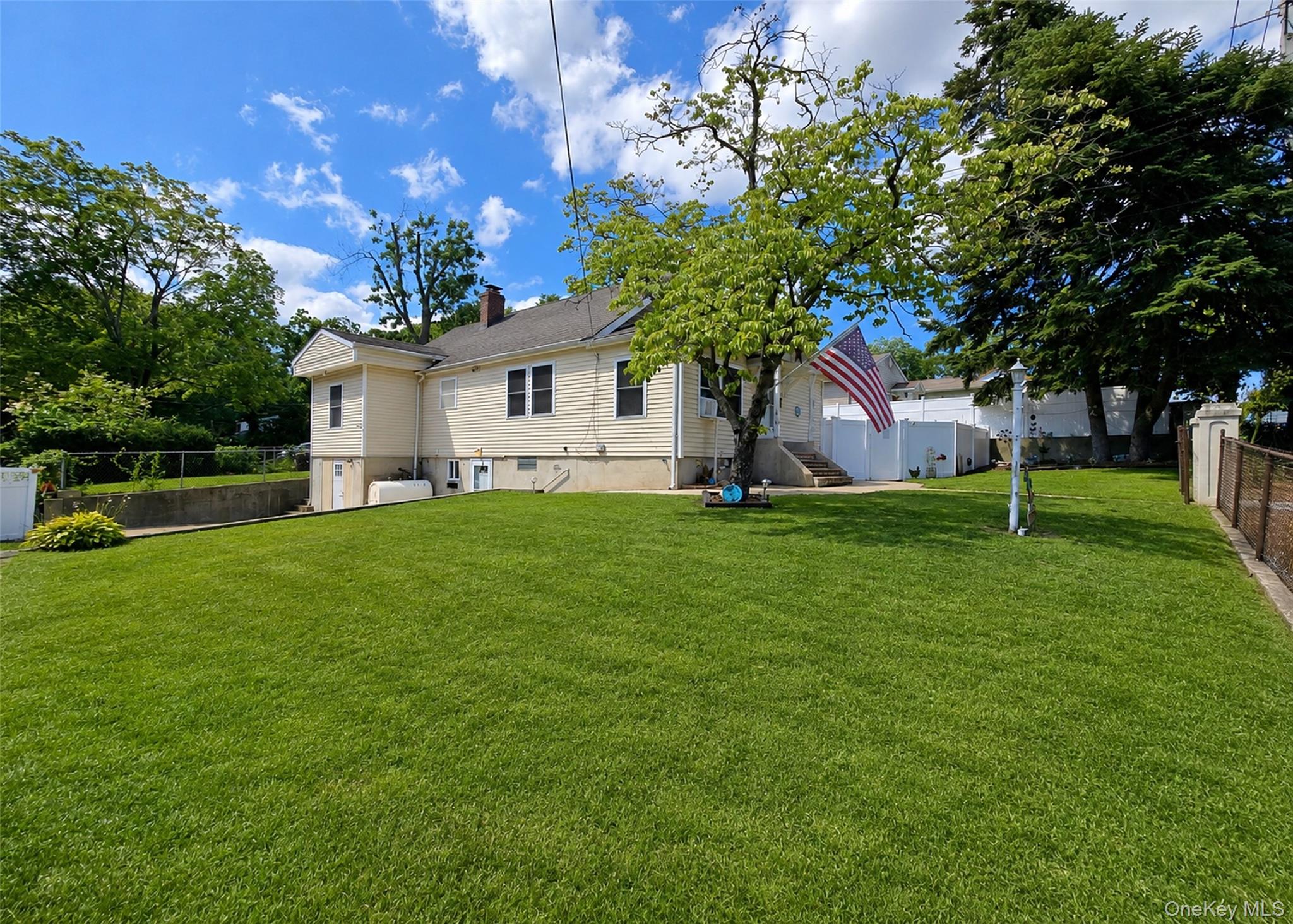 170 Woodycrest Drive – For Sale photo 2