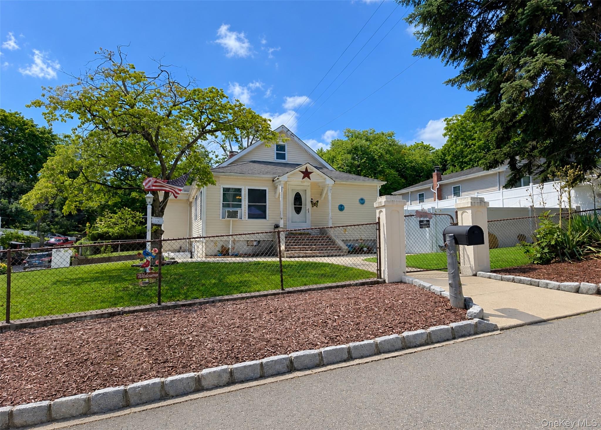 170 Woodycrest Drive – For Sale