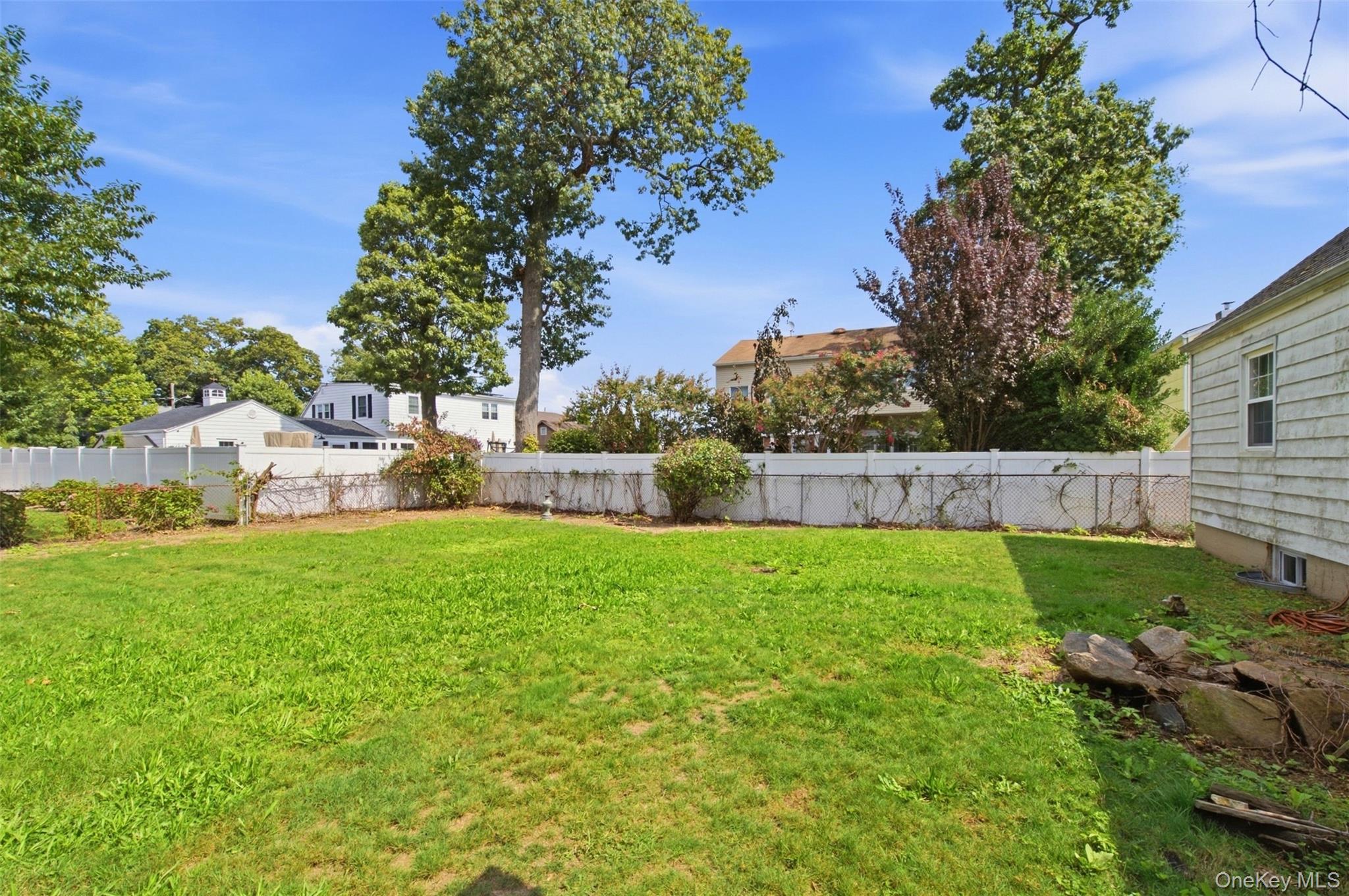 573 Grove Place – For Sale photo 17