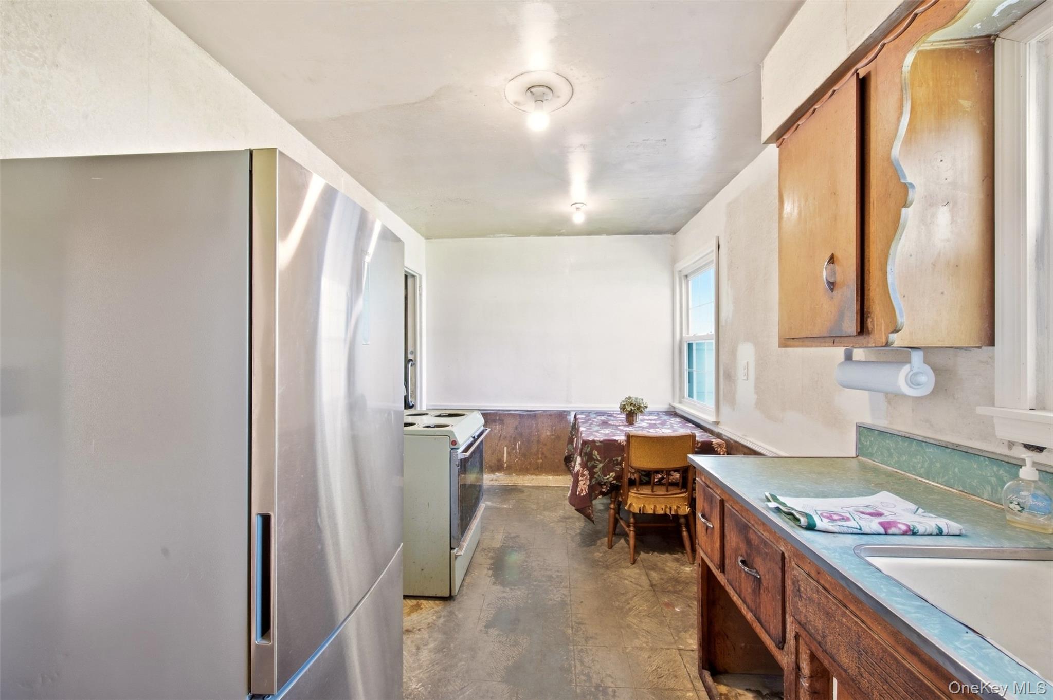 573 Grove Place – For Sale photo 7