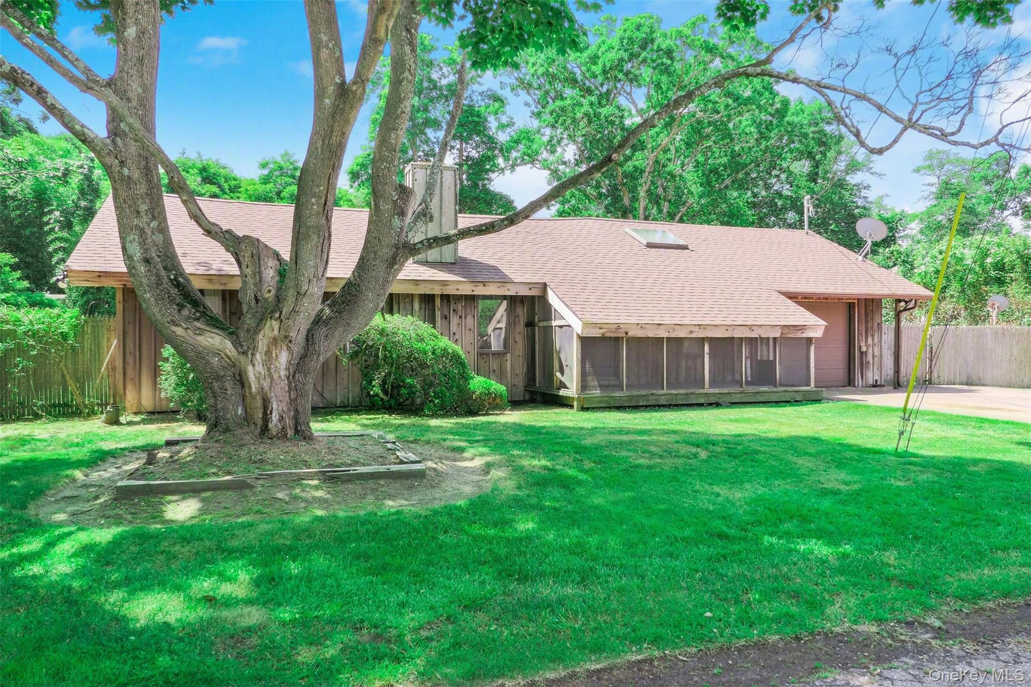 12 Clover Lane – For Sale photo 4