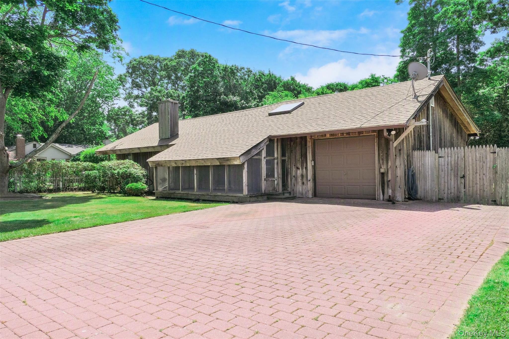 12 Clover Lane – For Sale photo 3