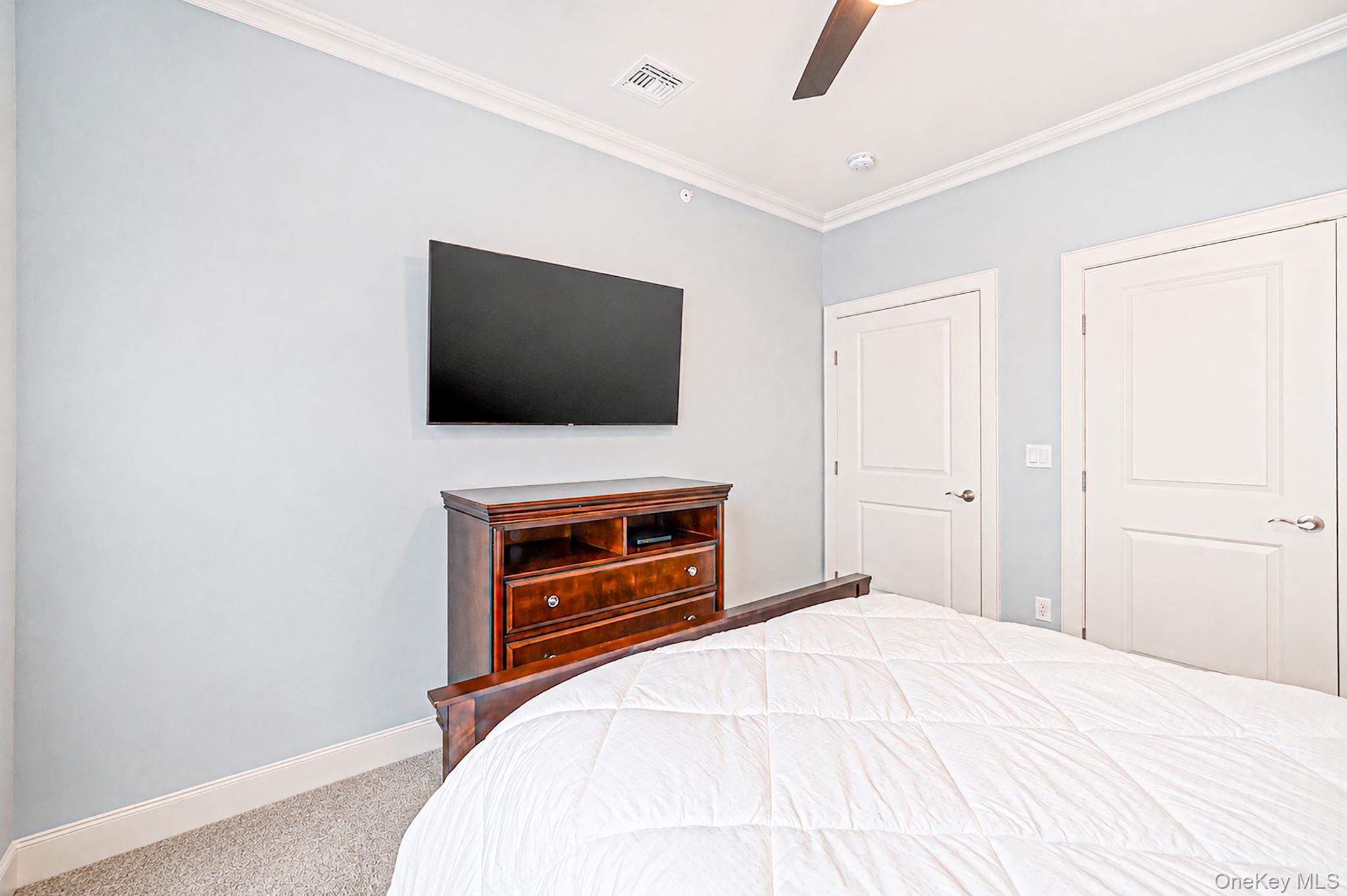14 Park Drive S – For Sale photo 33