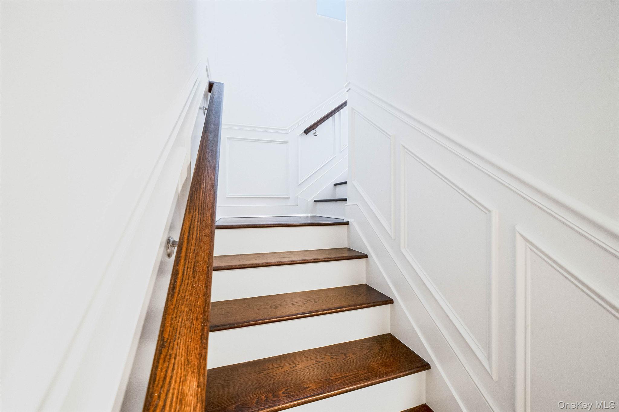 14 Park Drive S – For Sale photo 10