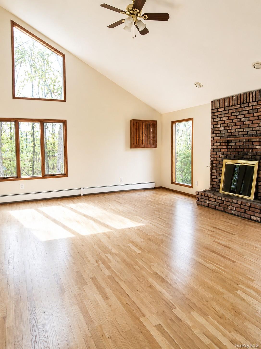 8 Friend Court – For Rent photo 2