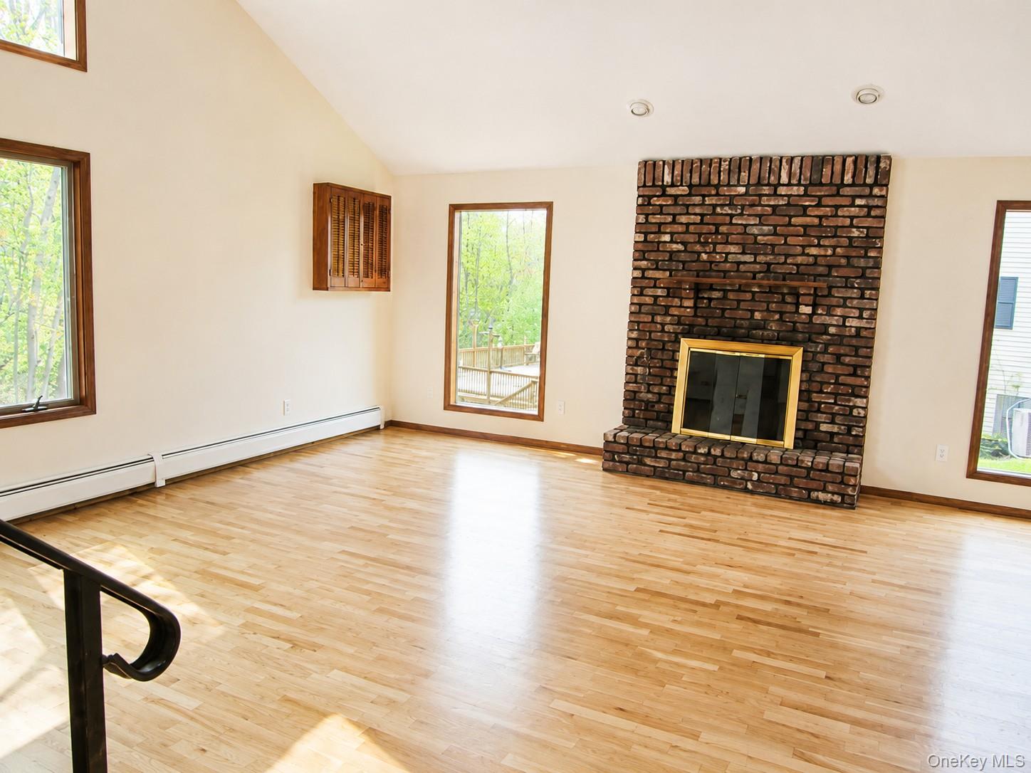 8 Friend Court – For Rent photo 8