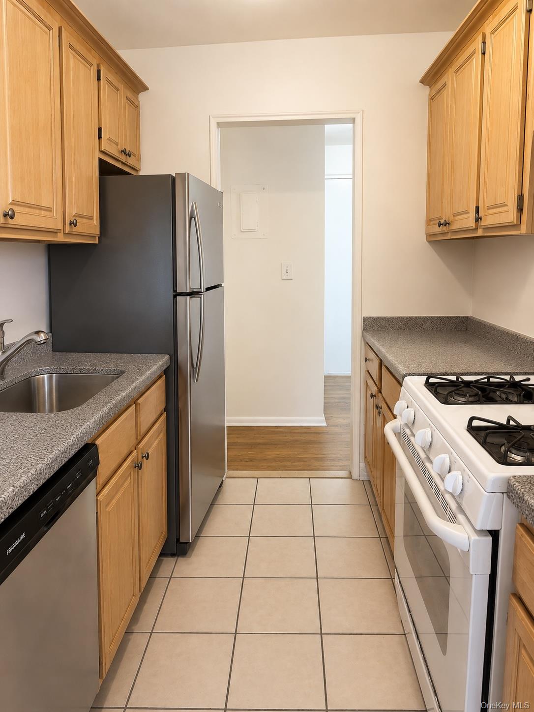 855 Broadway E, Unit 5C photo 6