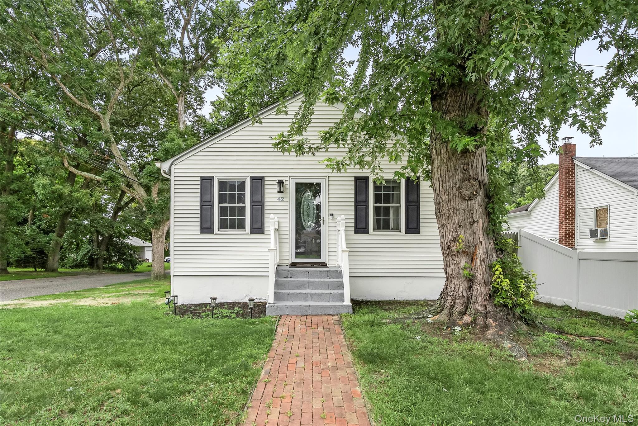 42 S Washington Avenue – For Sale