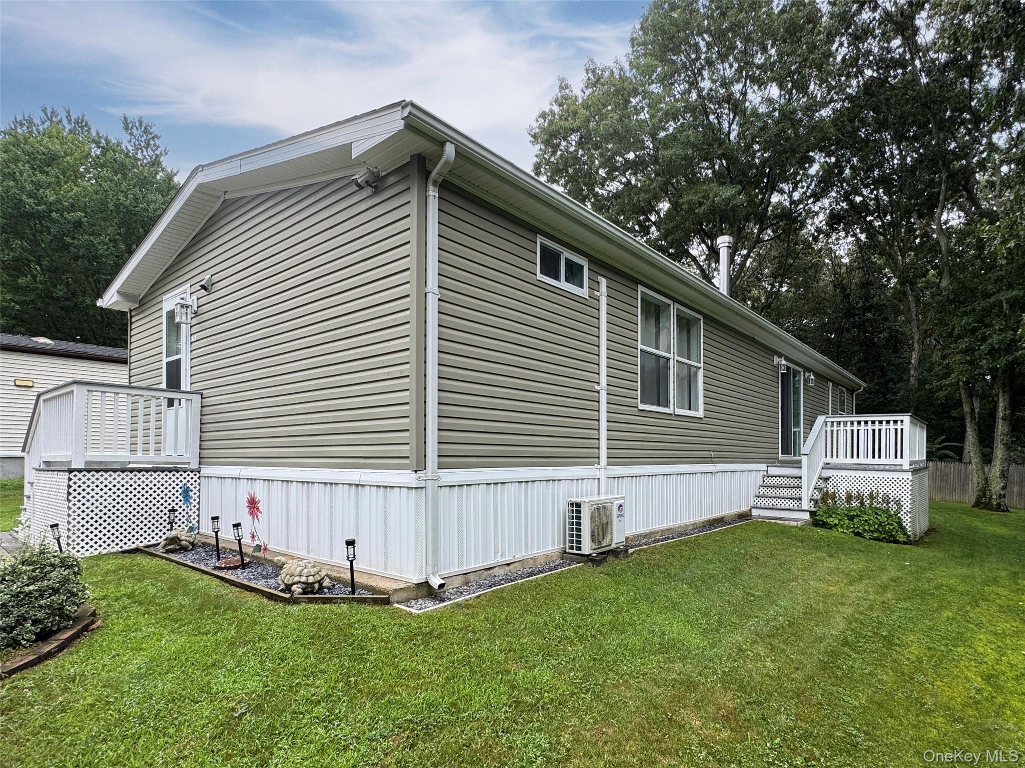 1800 Osborn Ave. Unit 1E Osborn – For Sale