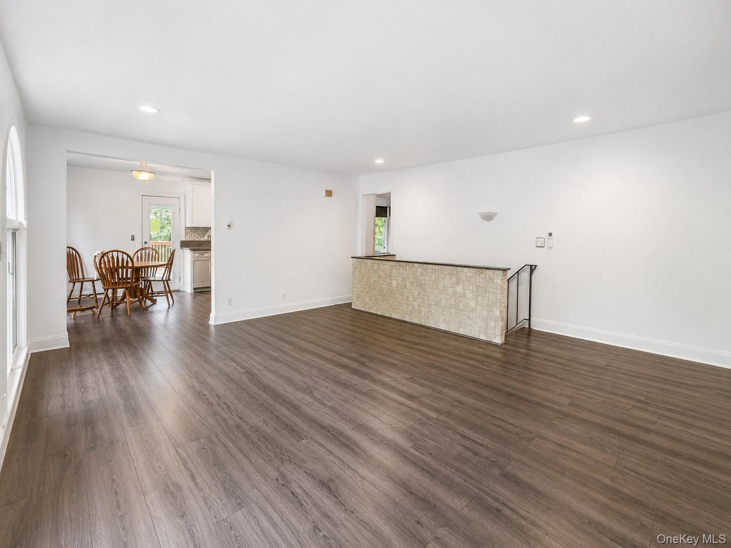 33 Buckingham Circle – For Sale photo 7
