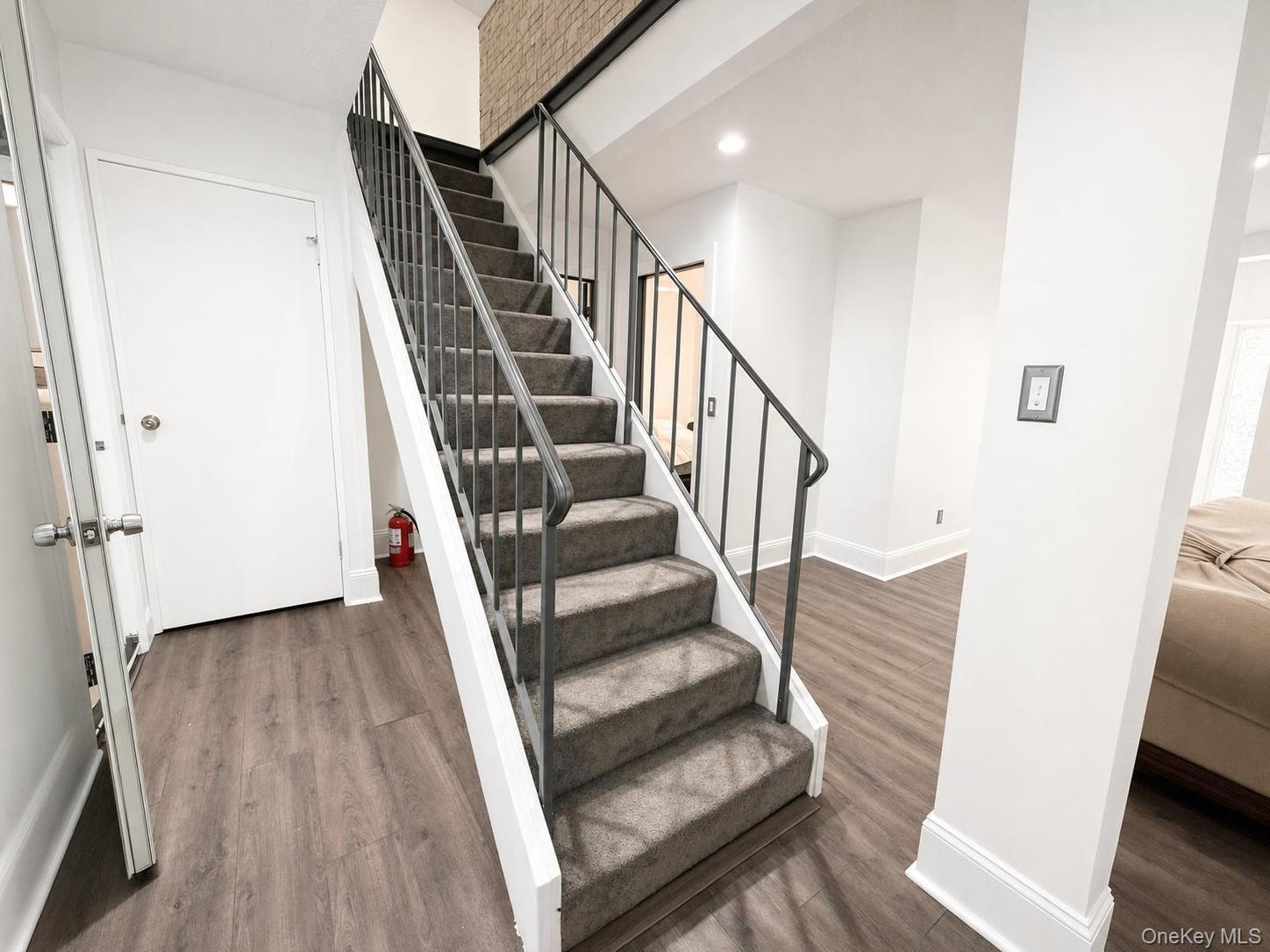 33 Buckingham Circle – For Sale photo 5