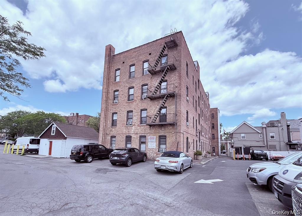 12 Chatsworth Avenue, Unit B35 photo 17