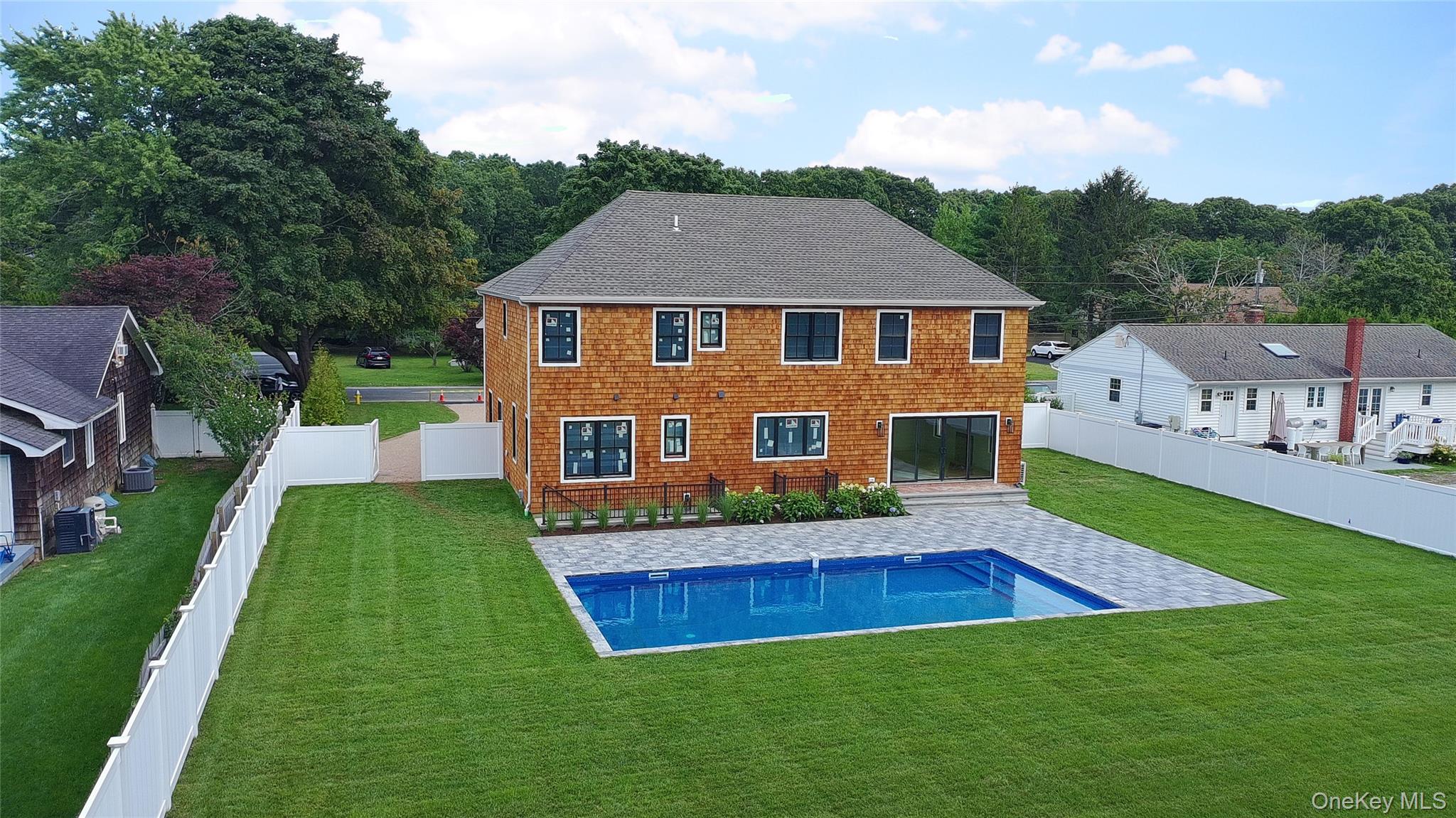 17 Nidzyn Avenue – For Sale photo 3