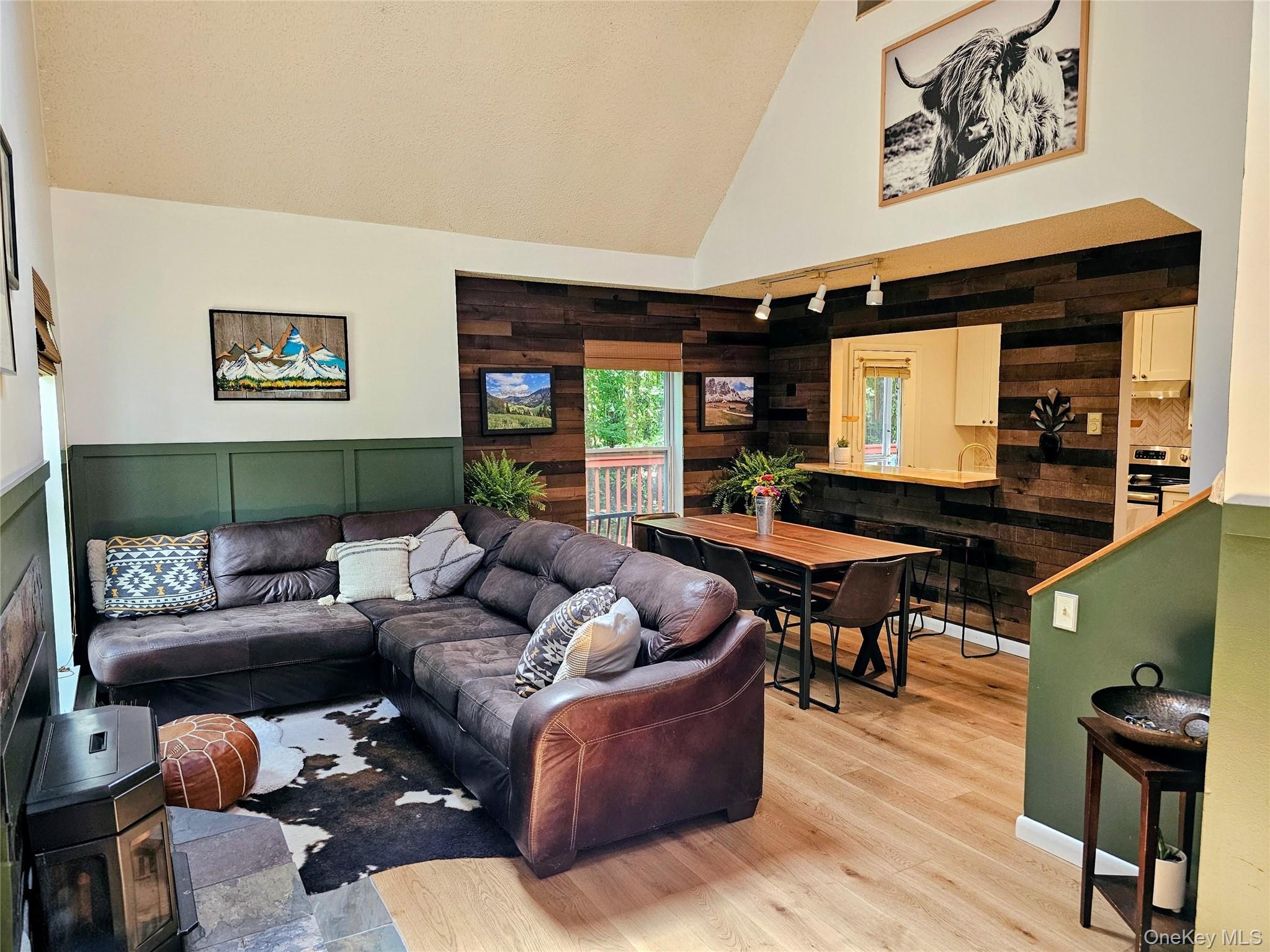 27 Fox Run – For Sale photo 3