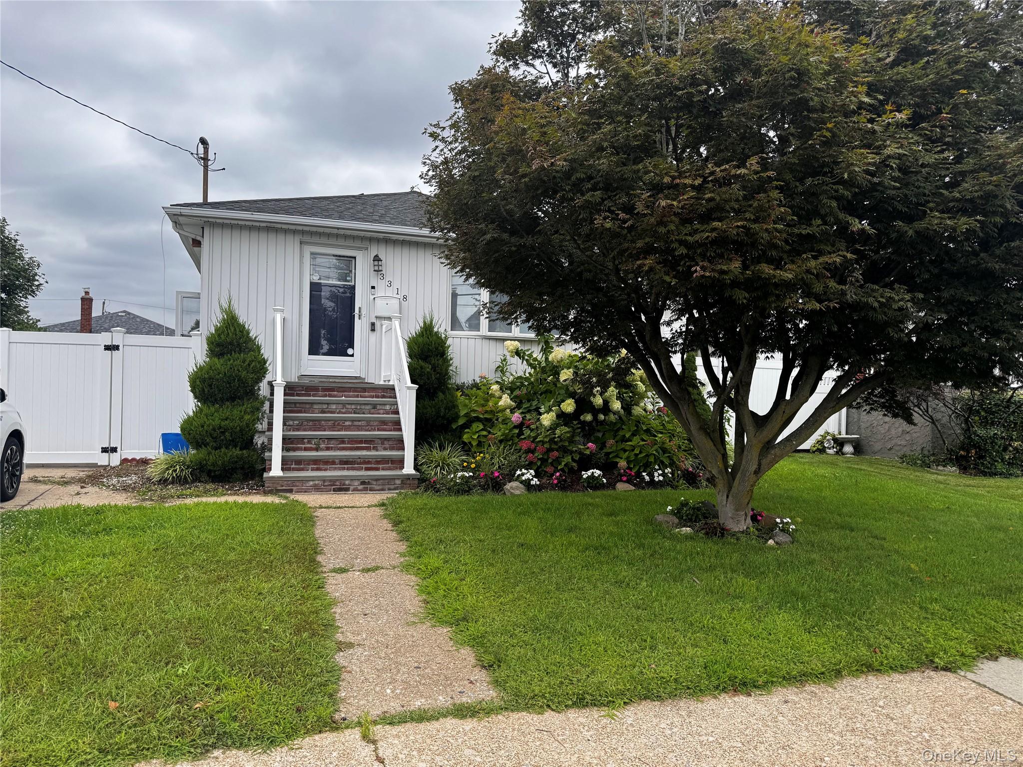 3318 Murdock Avenue – For Sale
