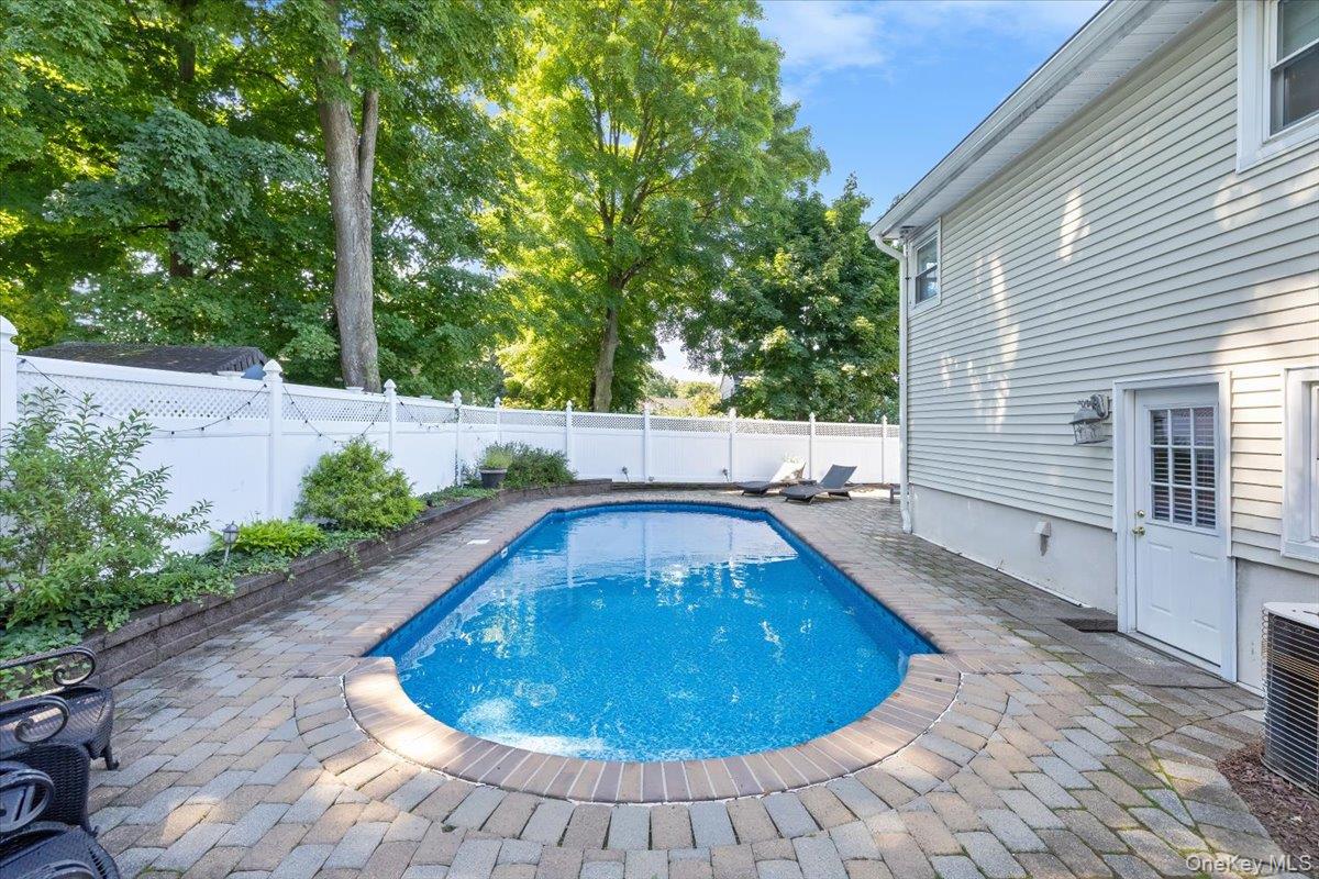 8 Foxwood Avenue – For Sale photo 30