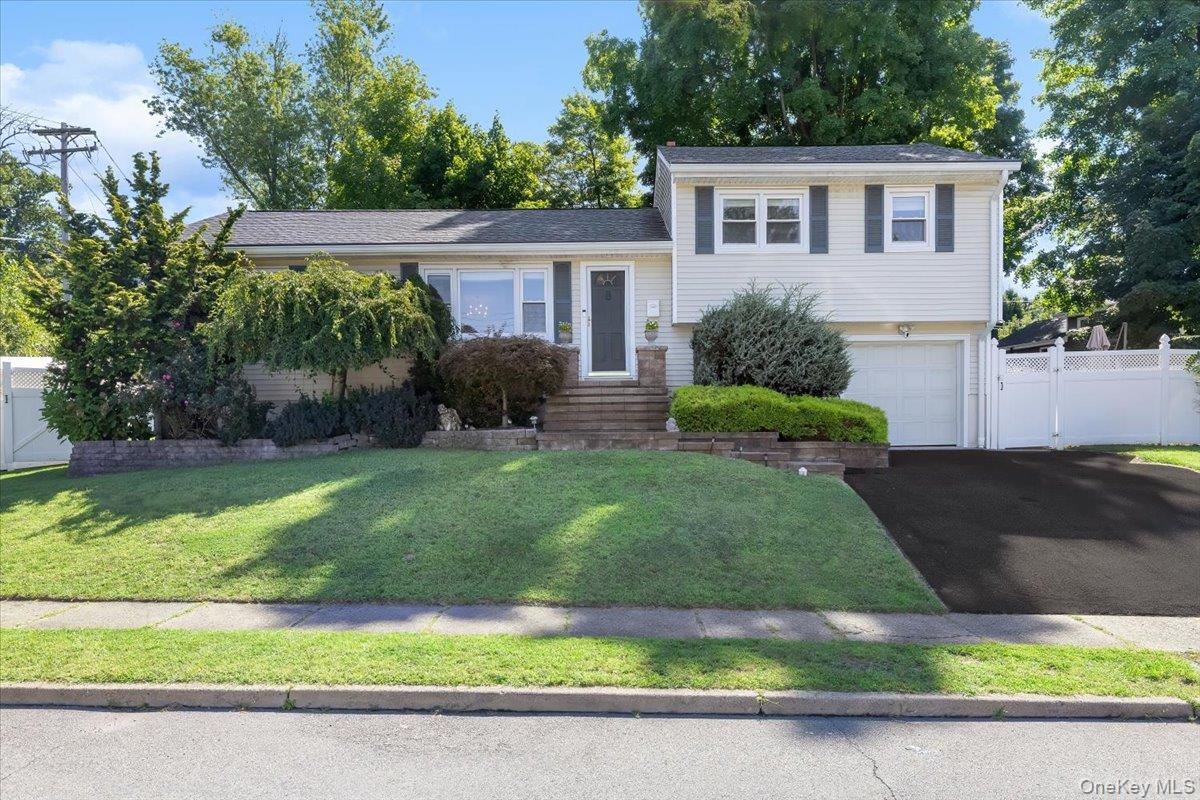 8 Foxwood Avenue – For Sale