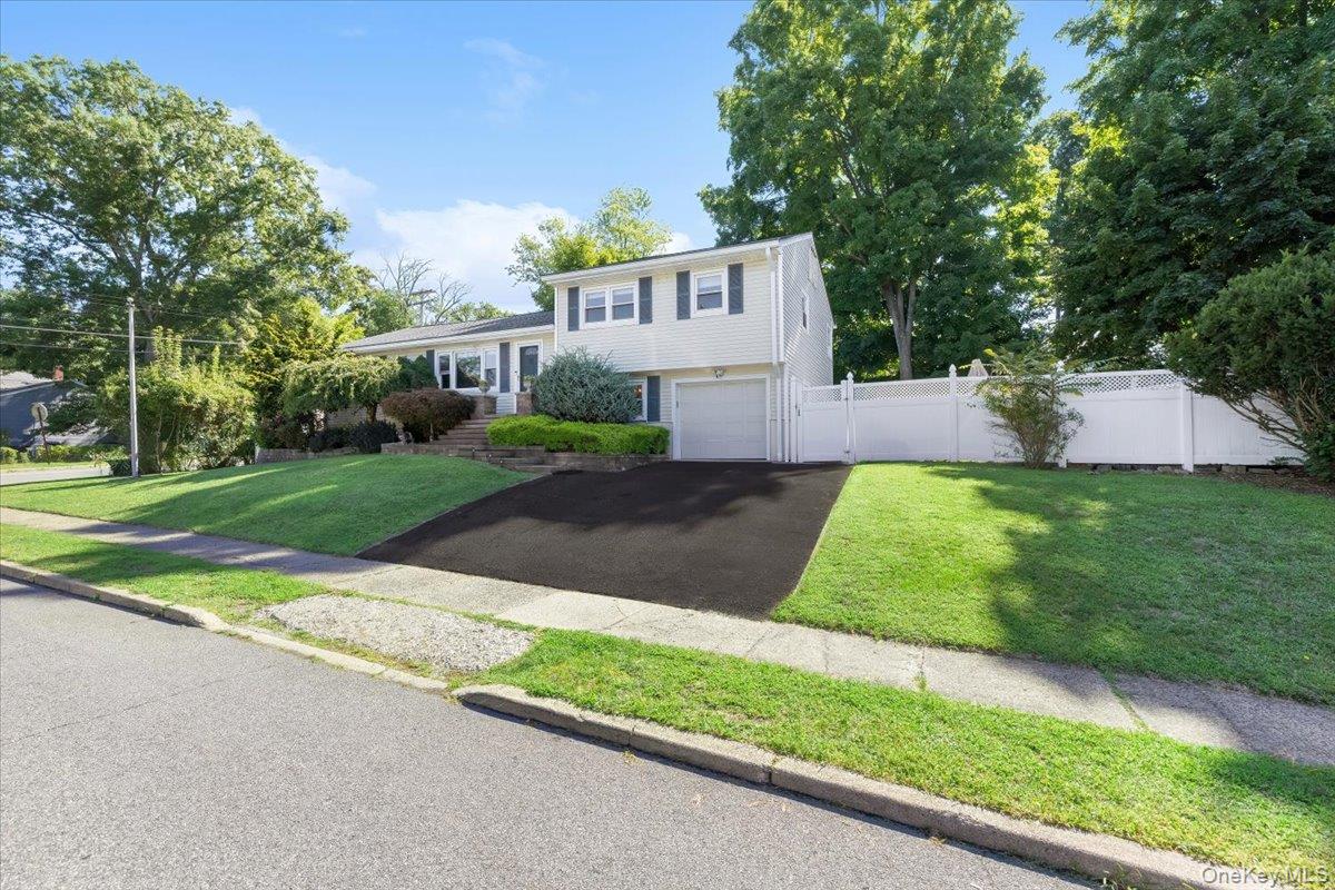 8 Foxwood Avenue – For Sale photo 3