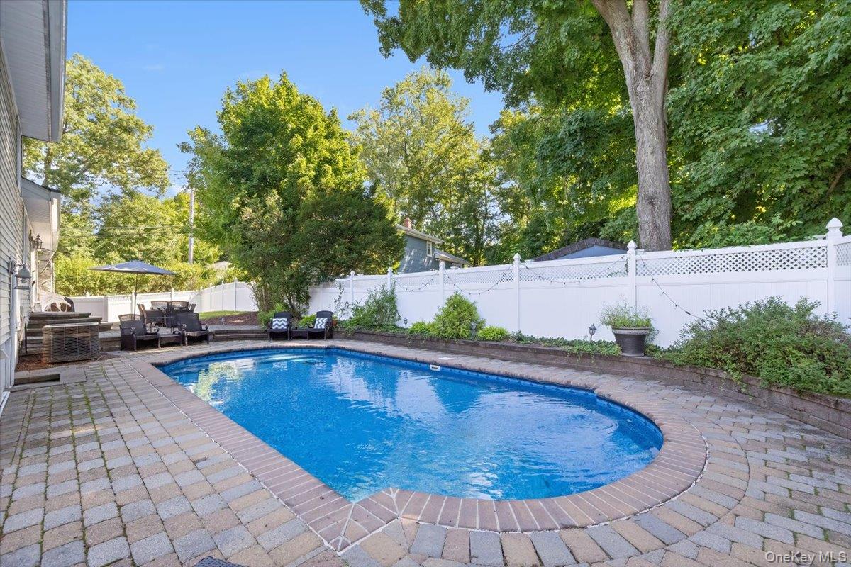 8 Foxwood Avenue – For Sale photo 32