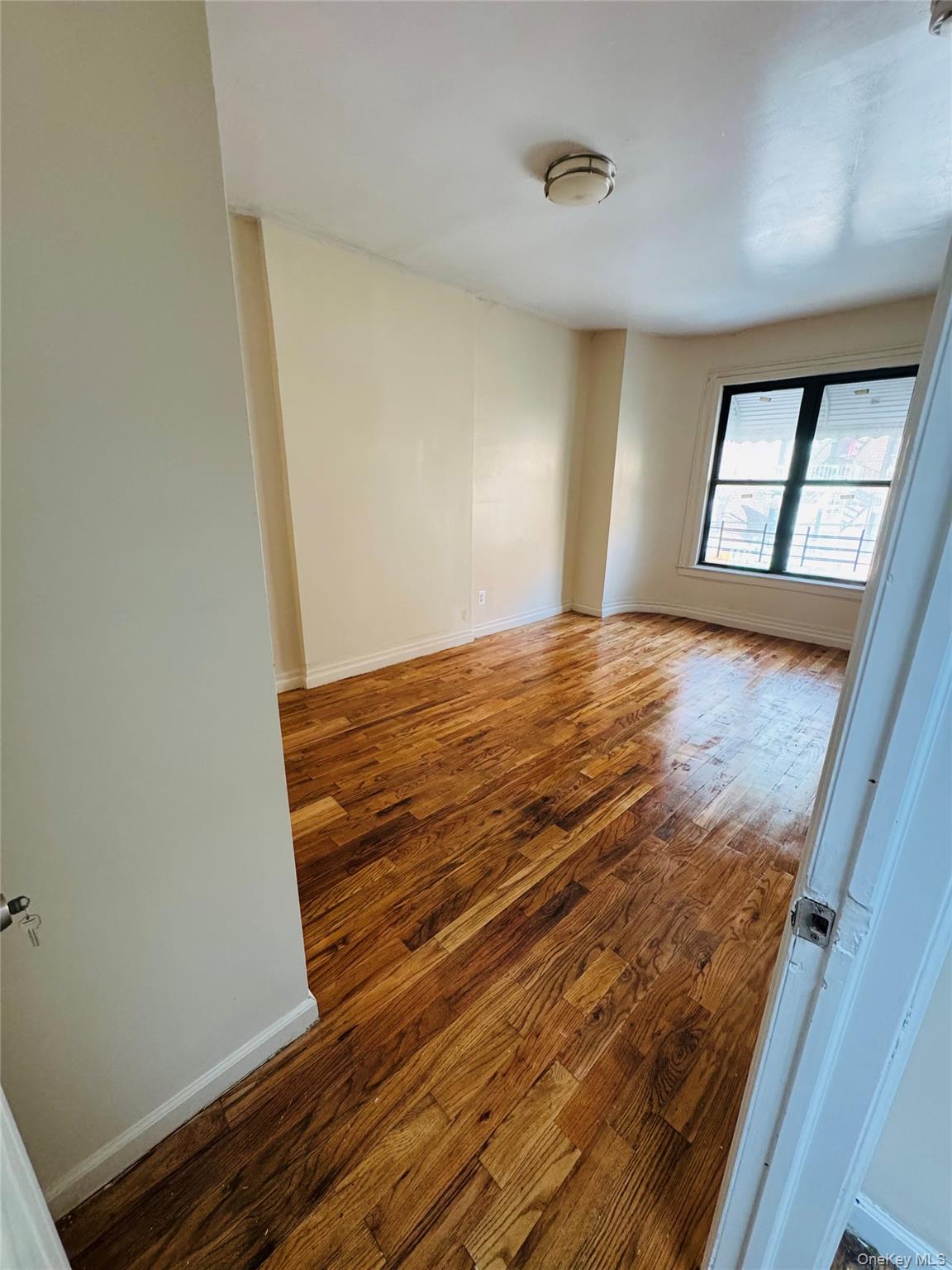 342 E 194th Street – For Sale photo 4