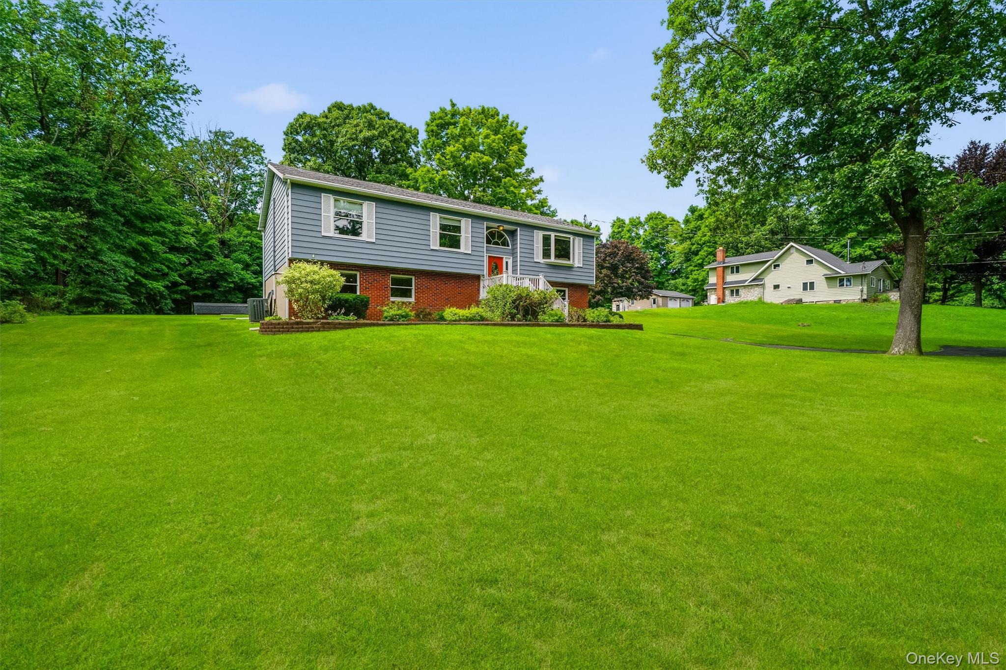 133 Bedell Avenue – For Sale photo 2