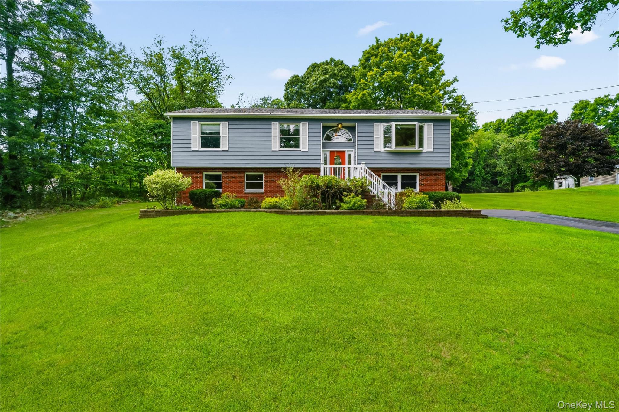 133 Bedell Avenue – For Sale photo 3