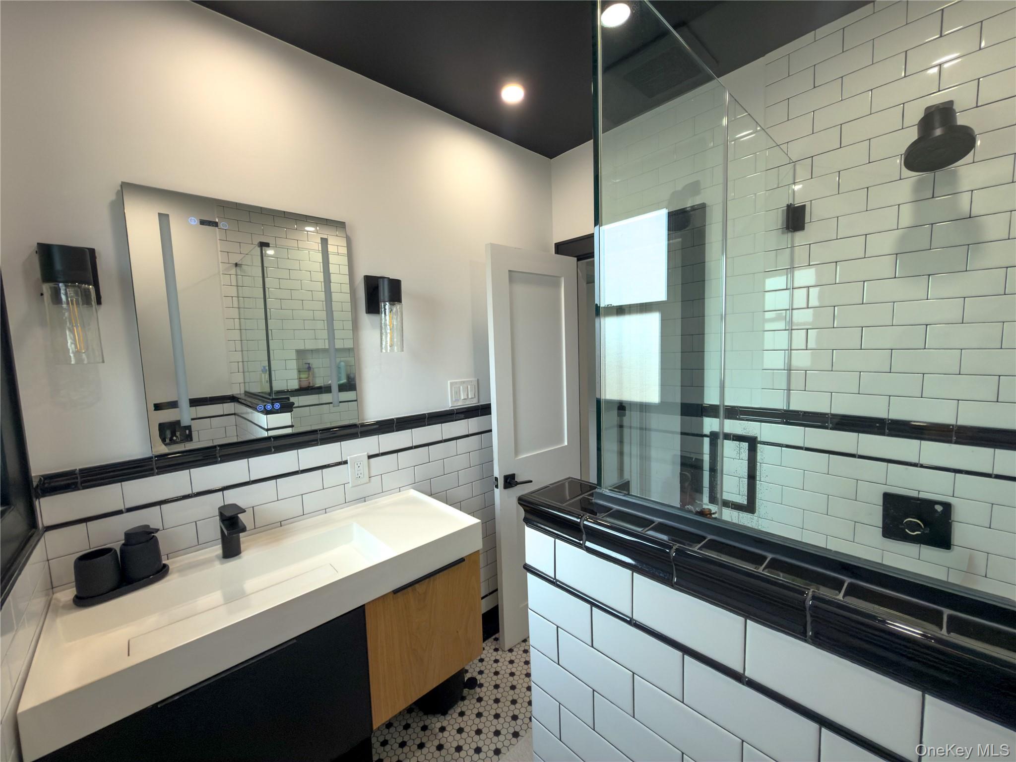 723 W Olive Street – For Sale photo 9