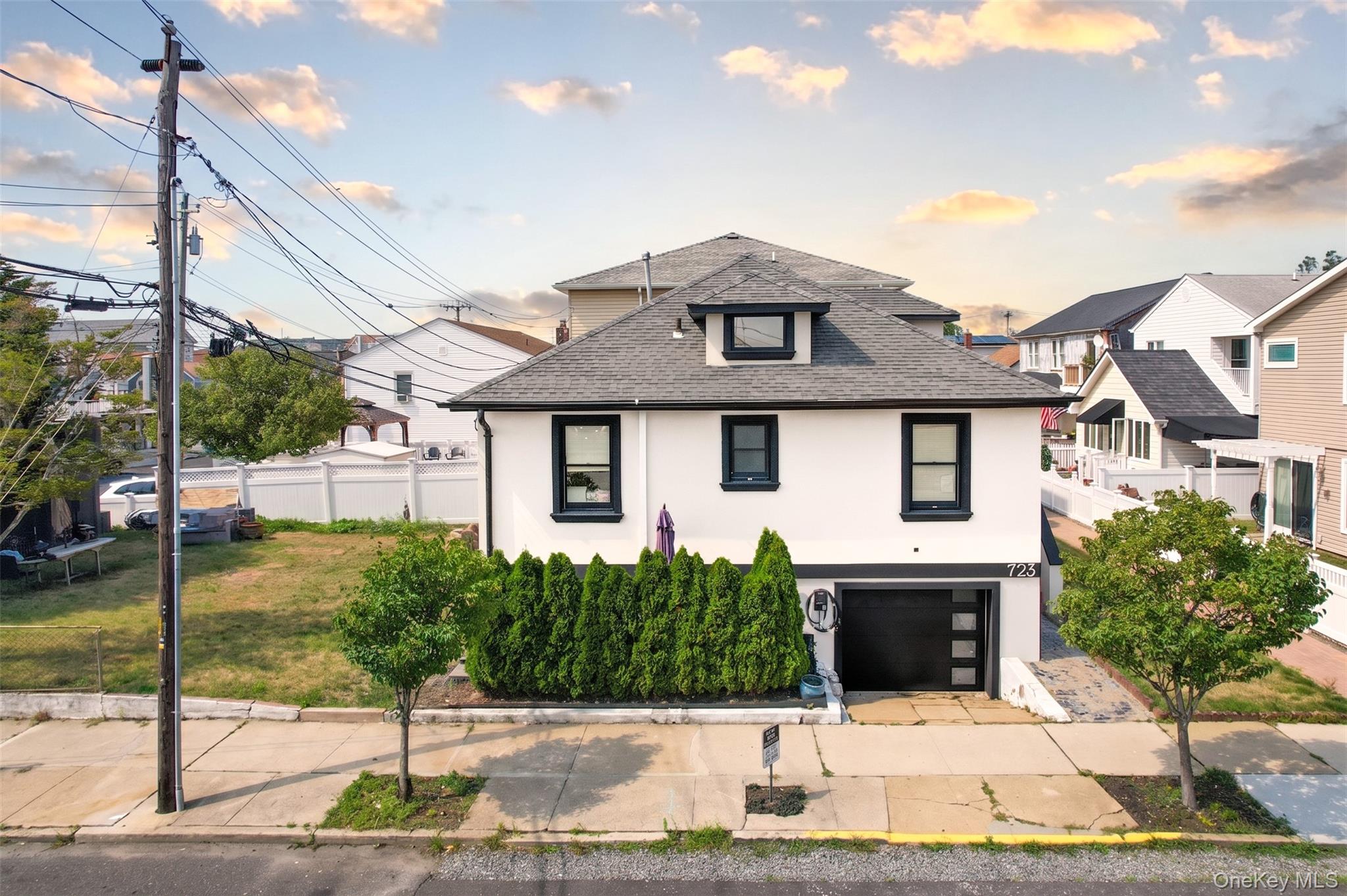 723 W Olive Street – For Sale photo 2