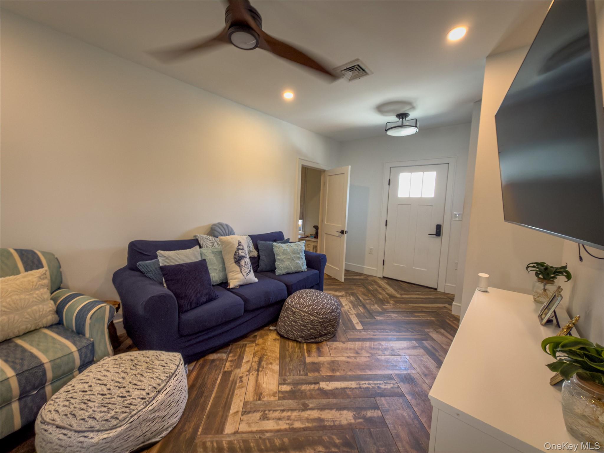 723 W Olive Street – For Sale photo 5