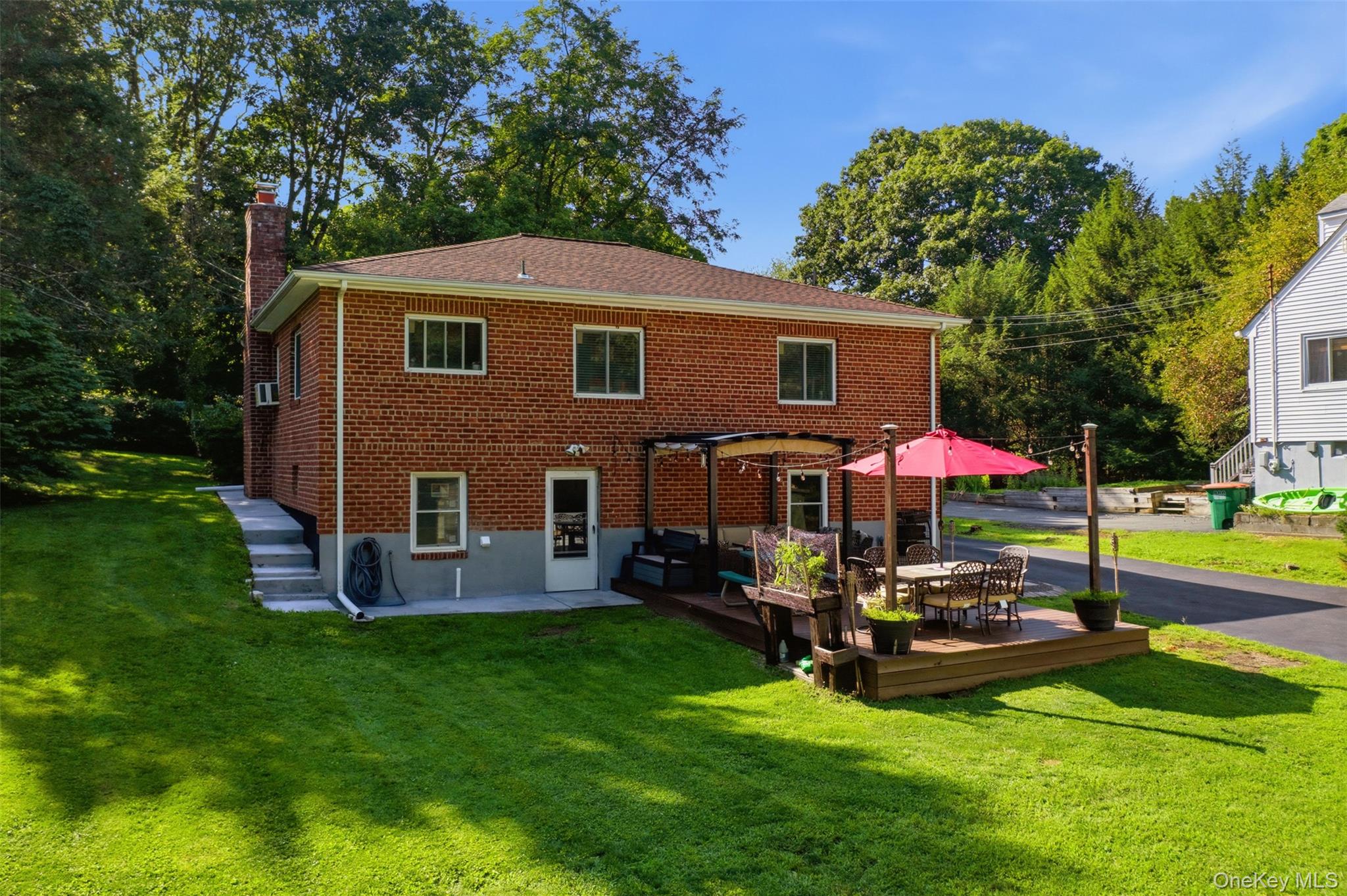 8 Arbutus Street – For Sale photo 5