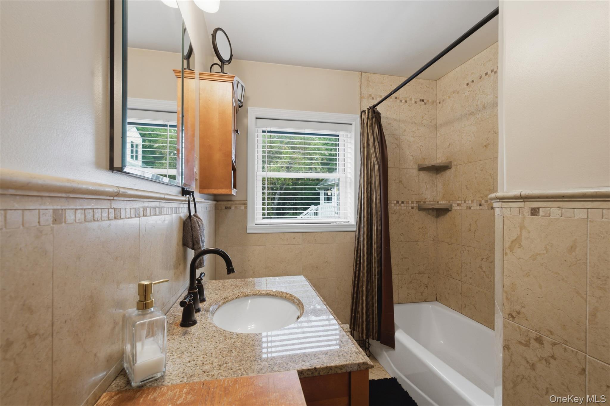 8 Arbutus Street – For Sale photo 11