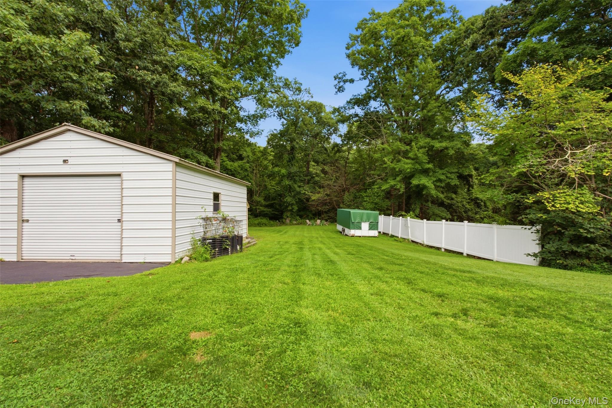 8 Arbutus Street – For Sale photo 22