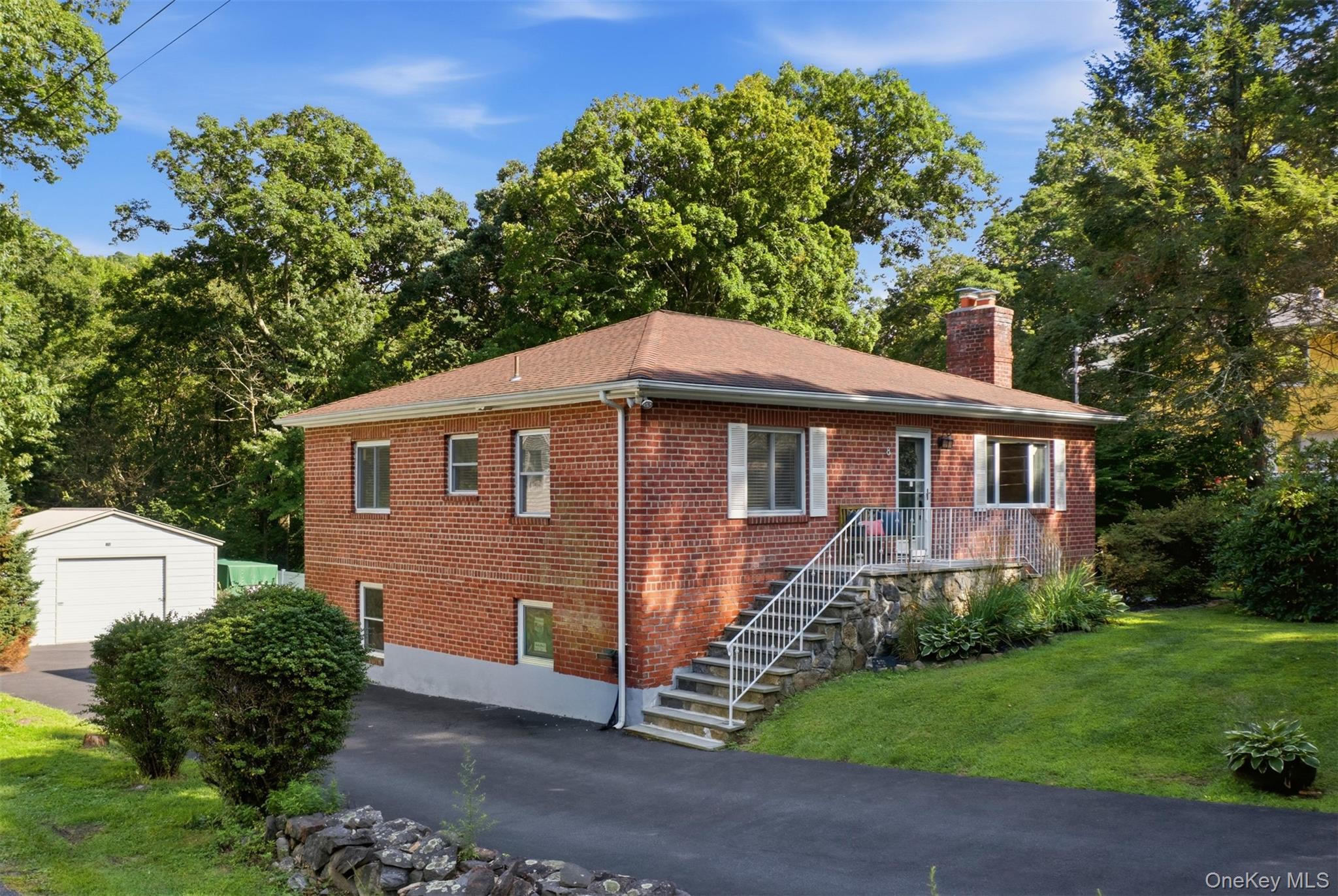 8 Arbutus Street – For Sale