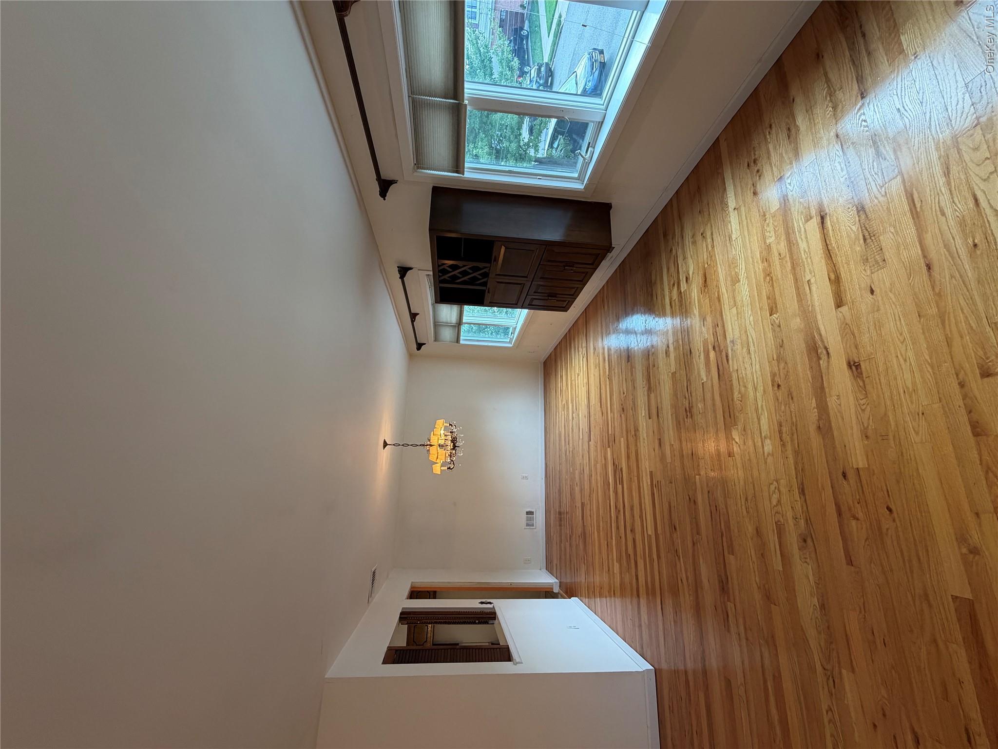 404 Edgegrove Avenue – For Sale photo 5