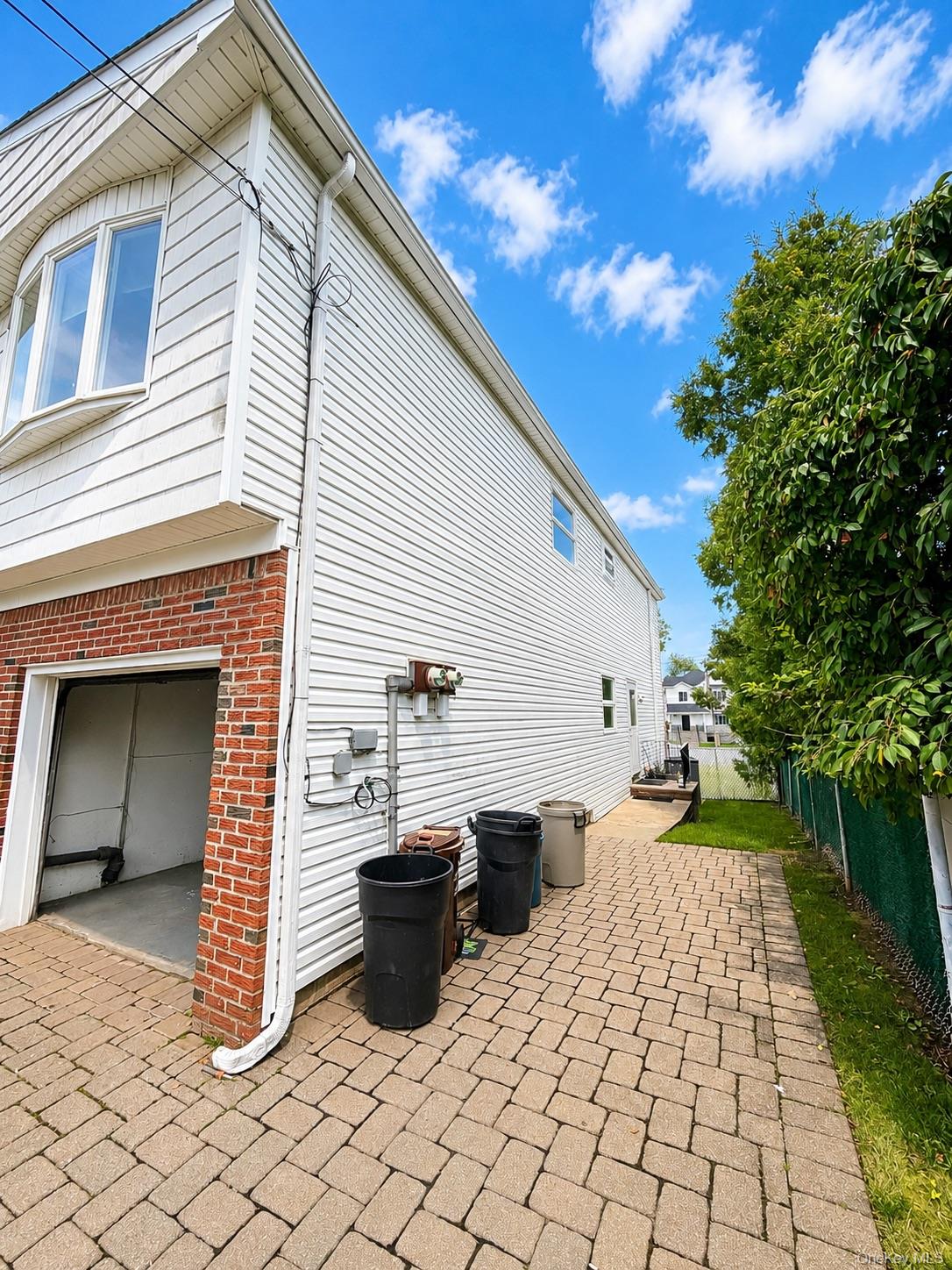 404 Edgegrove Avenue – For Sale photo 3