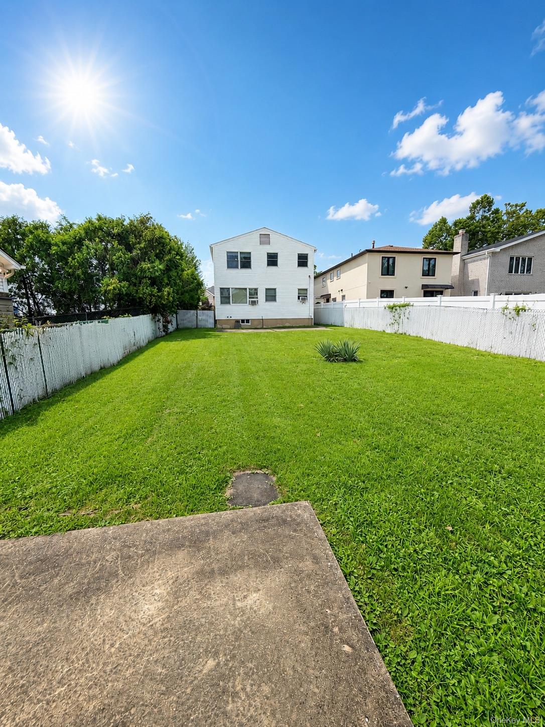 404 Edgegrove Avenue – For Sale photo 2