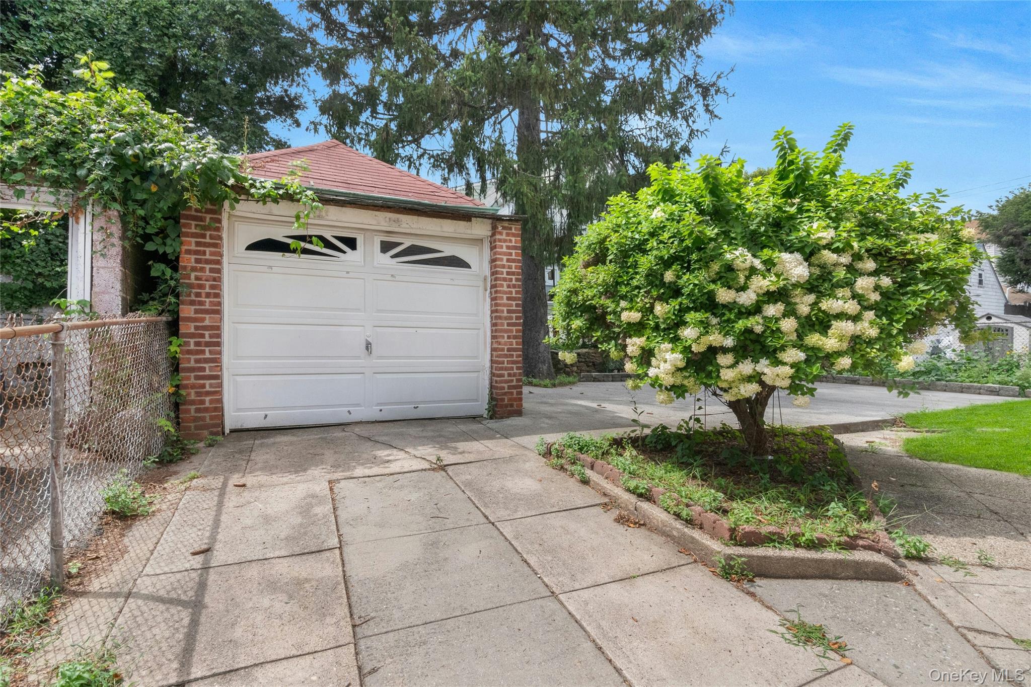 4041 Duryea Avenue – For Sale photo 4