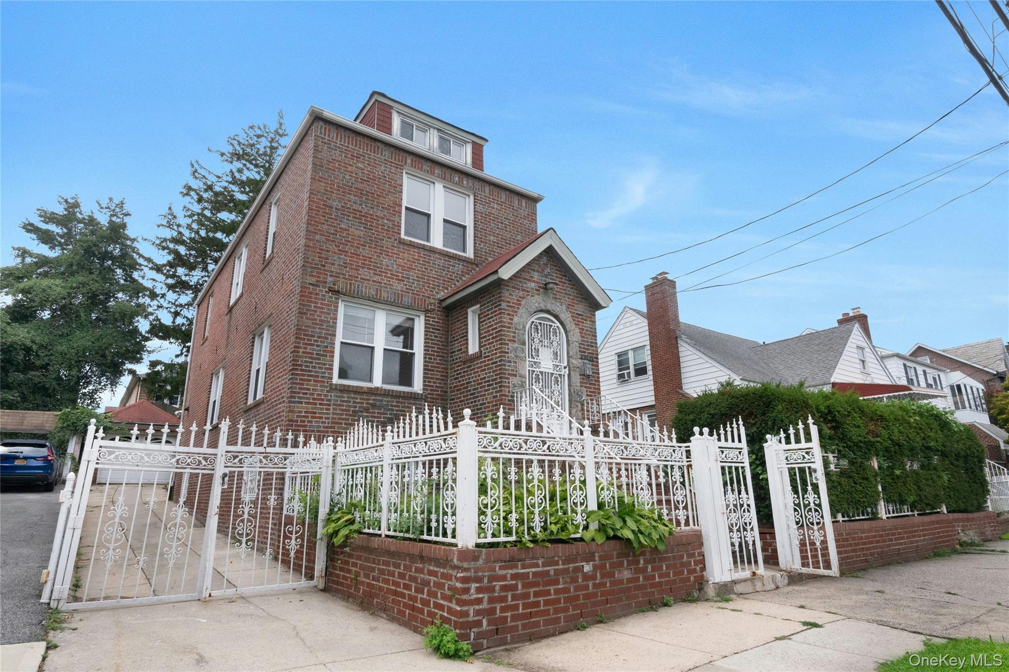 4041 Duryea Avenue – For Sale