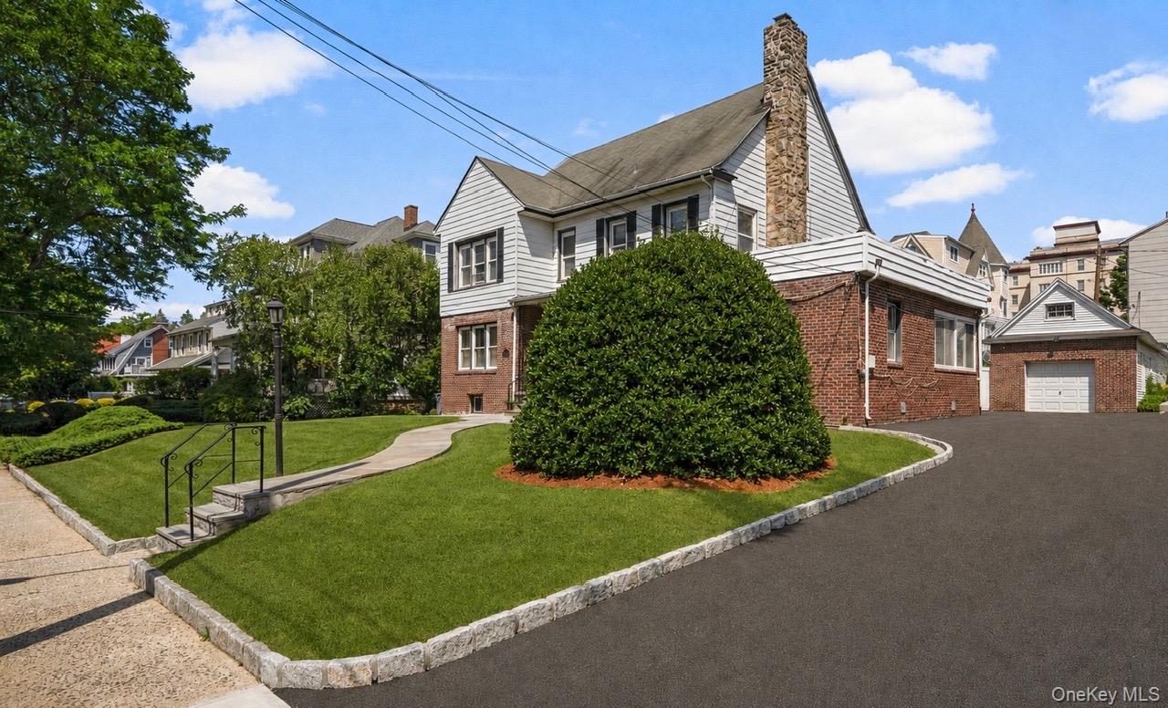 11 Winfield Avenue – For Sale photo 3