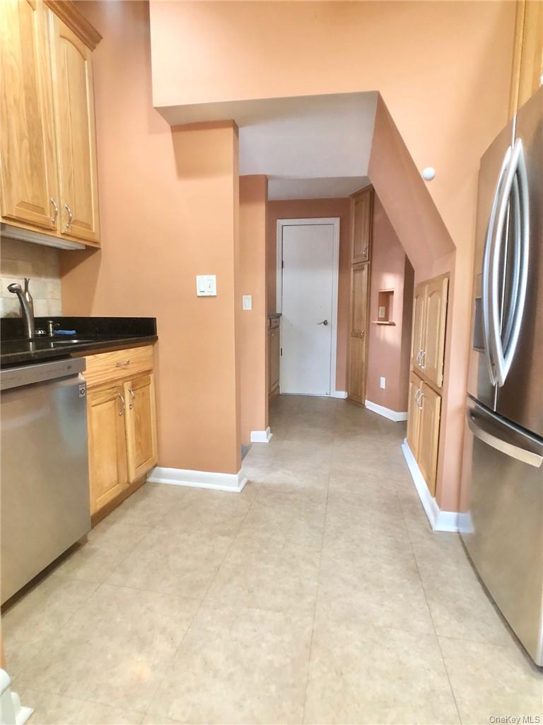 72 Stewart Avenue – For Rent photo 4