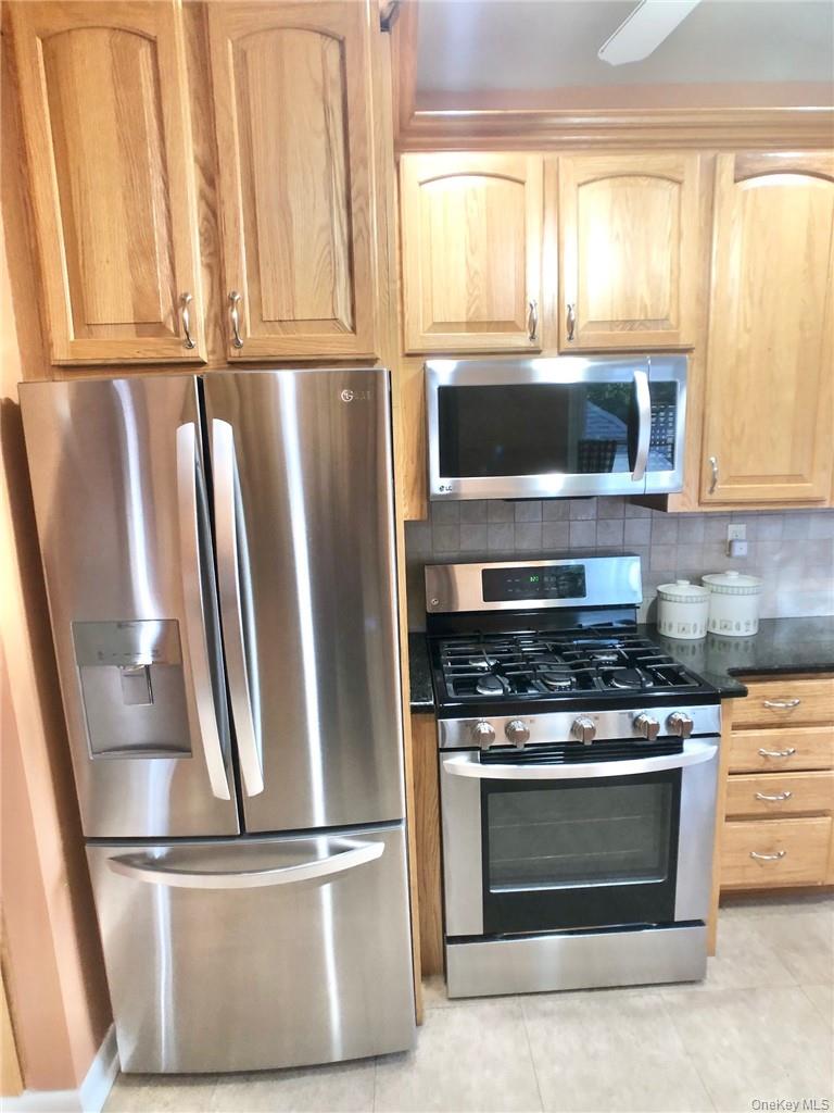 72 Stewart Avenue – For Rent photo 2