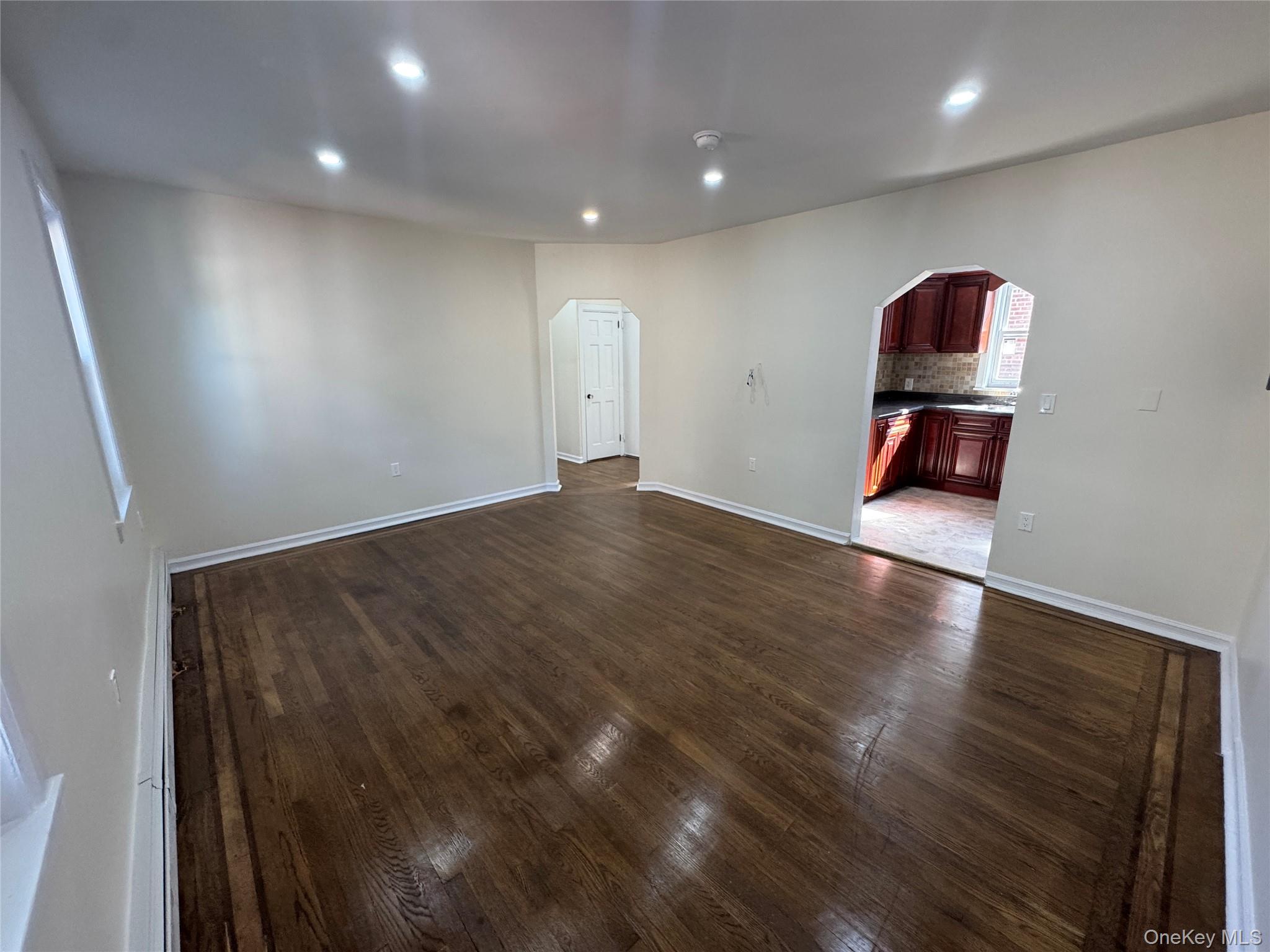 1054 Lydig Avenue – For Rent photo 4