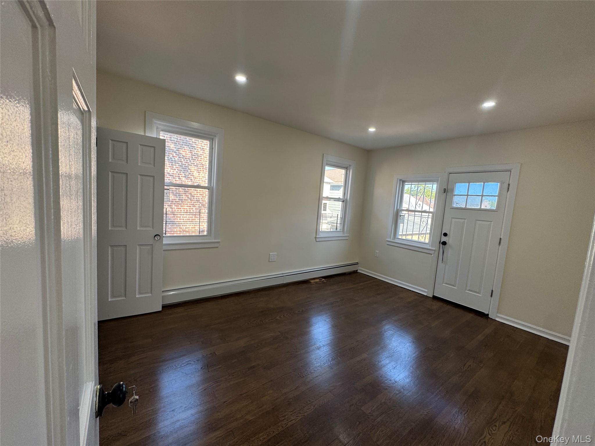 1054 Lydig Avenue – For Rent photo 5